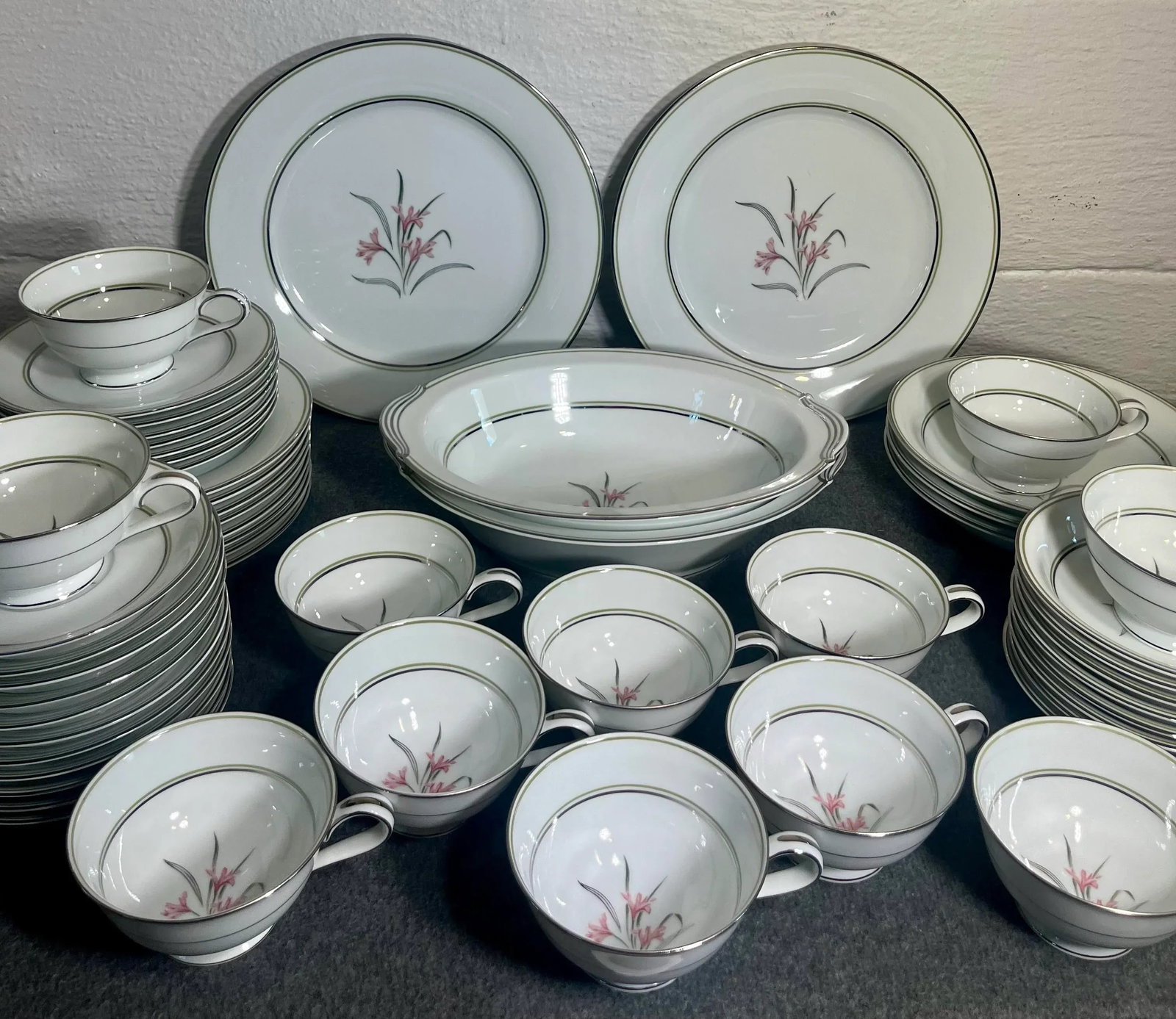 Mid 20th Century Noritake China Dinnerware Set- 53 Pieces - 2