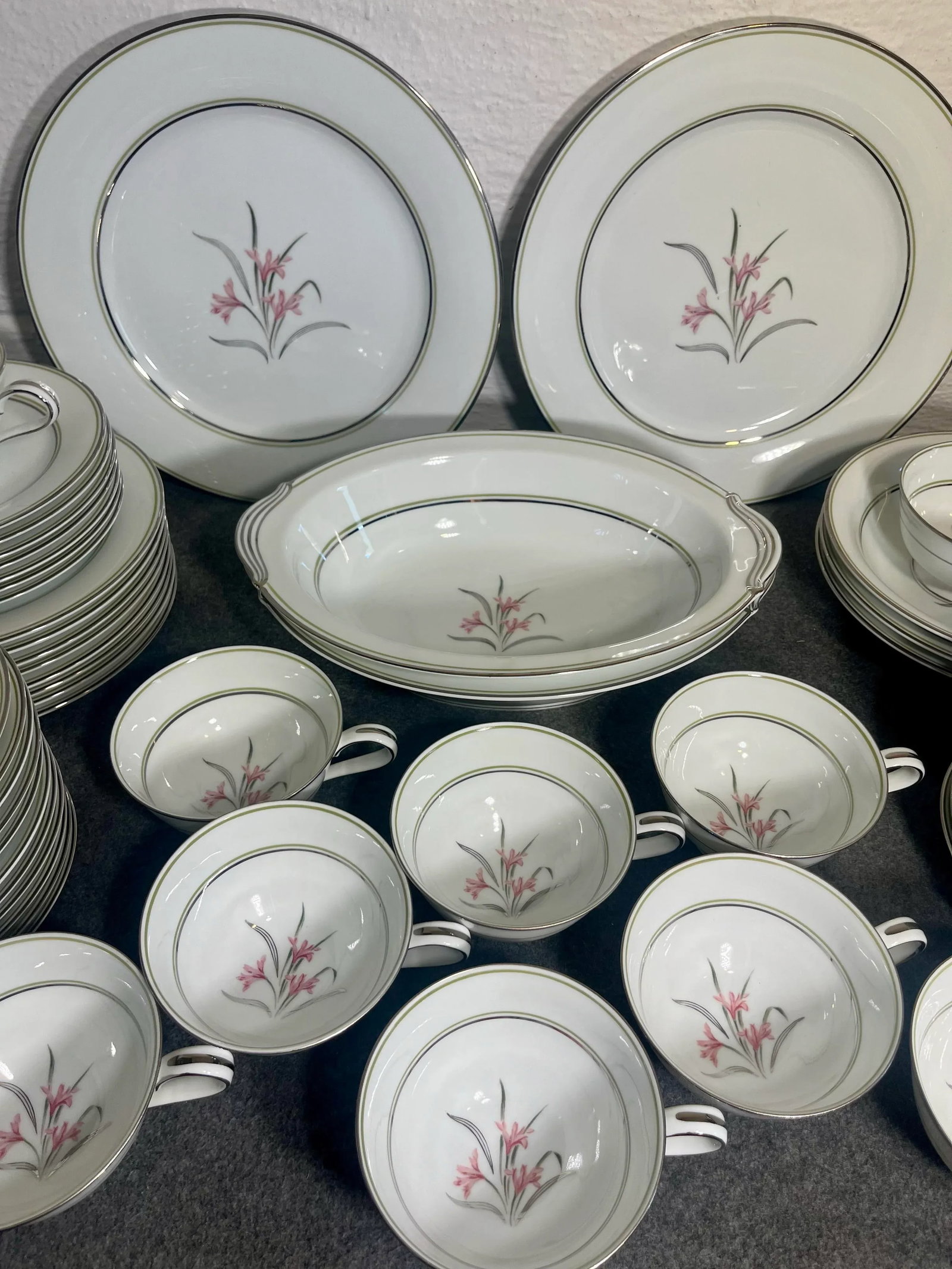 Mid 20th Century Noritake China Dinnerware Set- 53 Pieces - 3