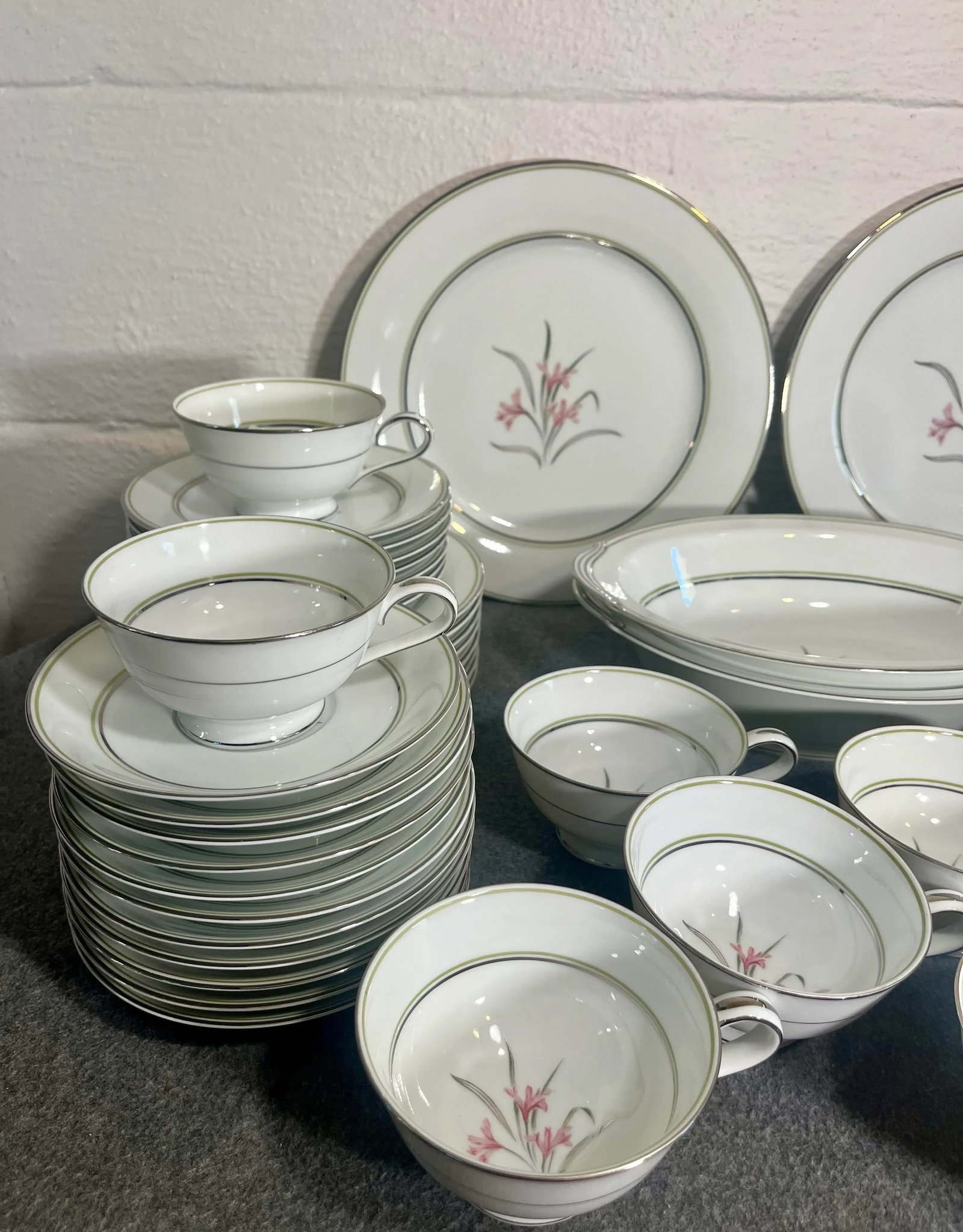 Mid 20th Century Noritake China Dinnerware Set- 53 Pieces - 4