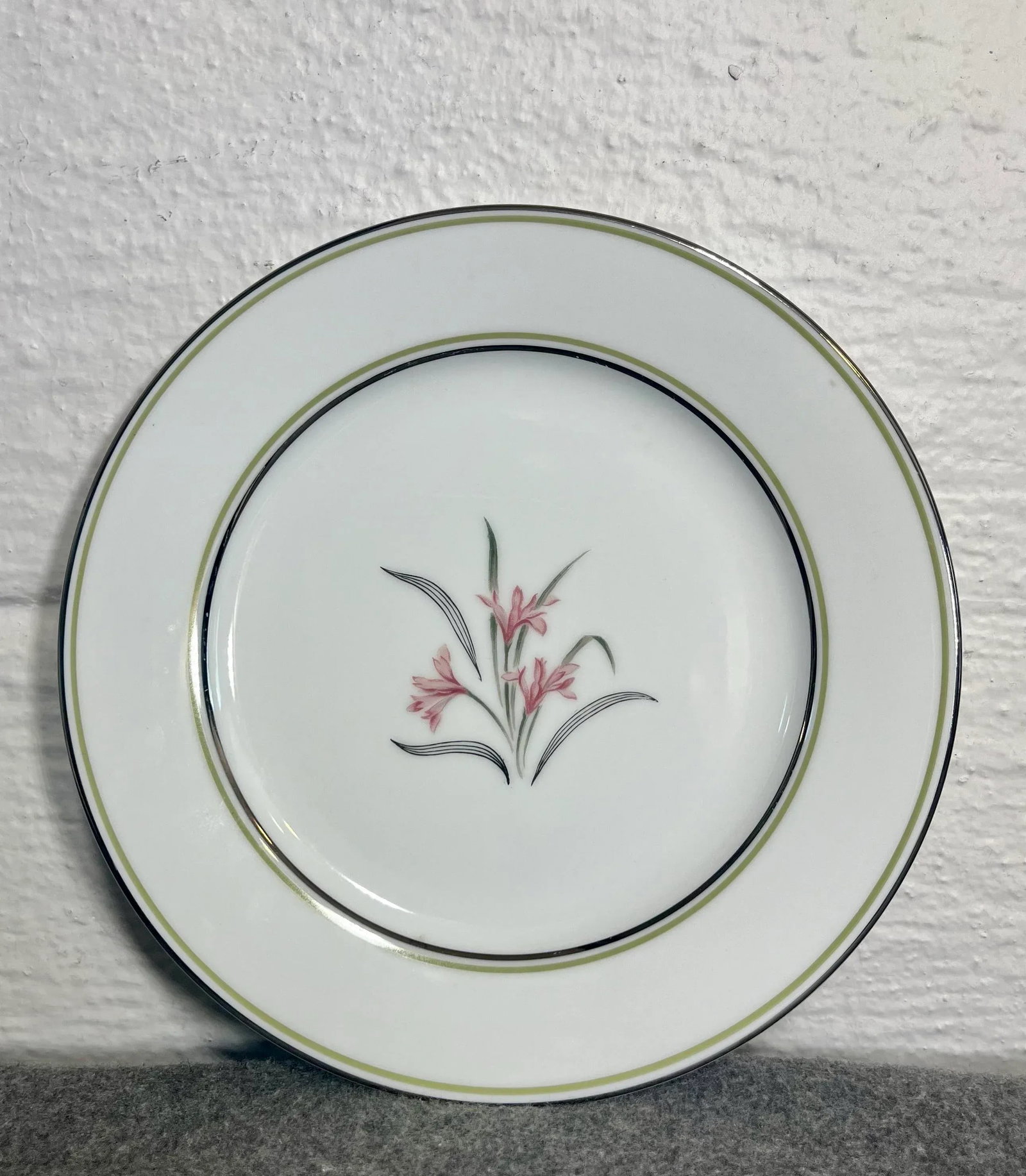 Mid 20th Century Noritake China Dinnerware Set- 53 Pieces - 7