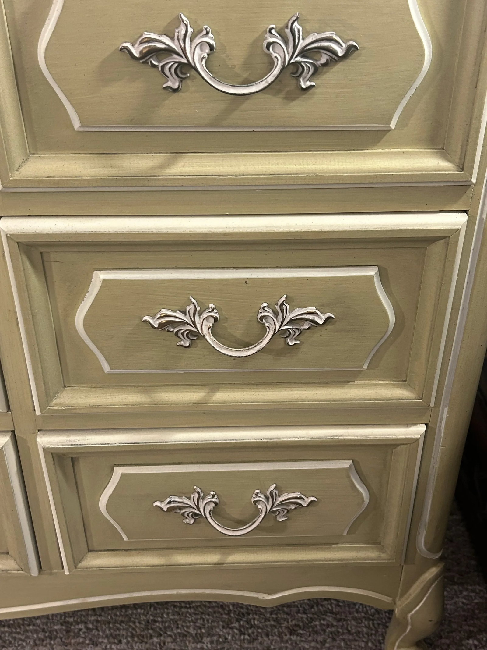 1970s Vintage Henry Link French Provincial Dresser - 9