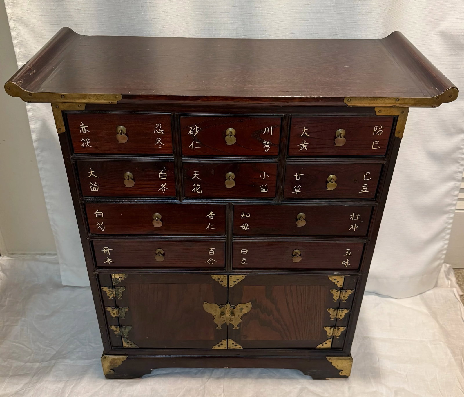 Late 20th Century Chinoiserie Asian Ten-Drawer Apothecary Medicine Cabinet for Ethan Allen - 3
