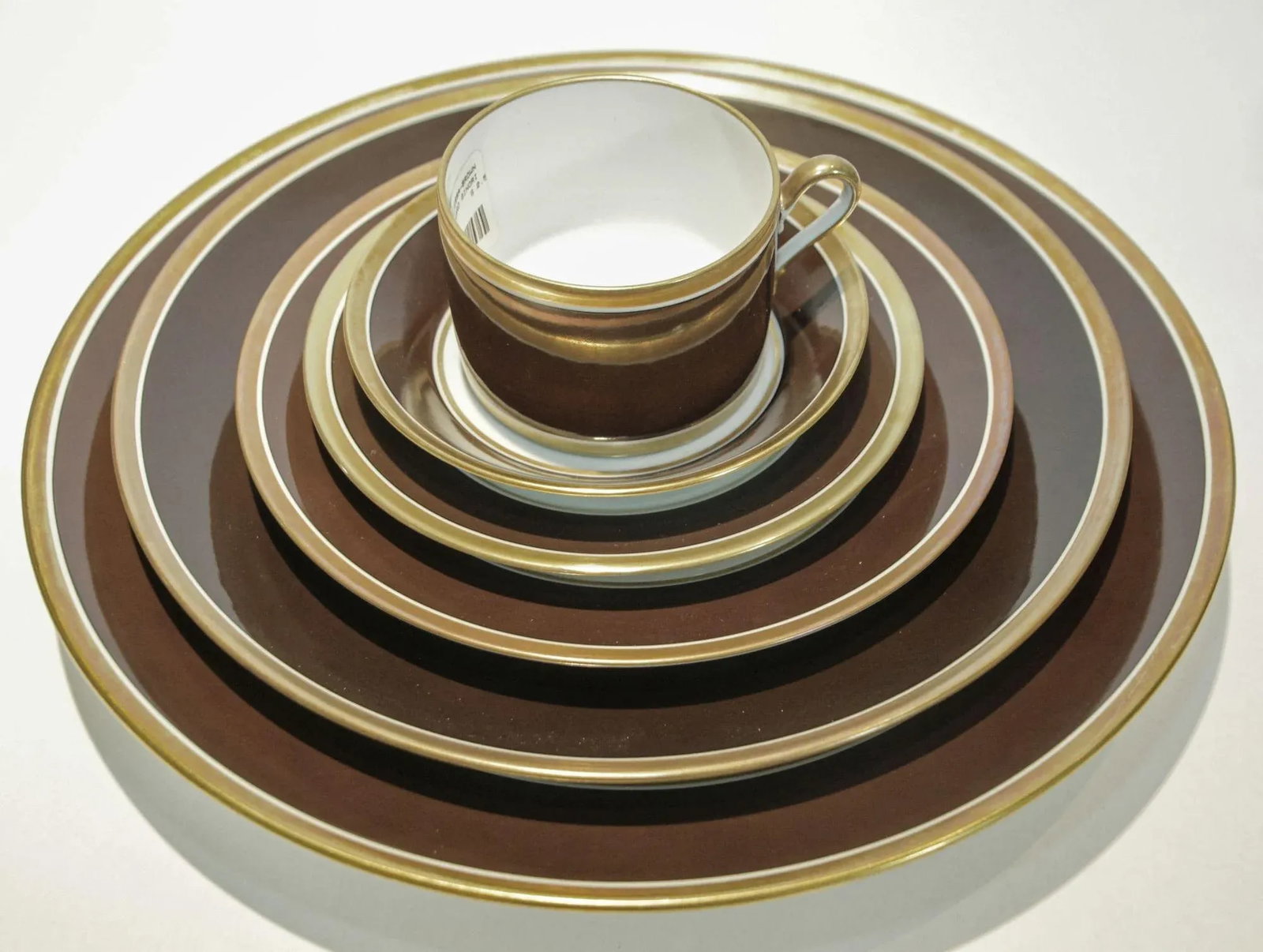 Richard Ginori Brown & Gold Trimmed Dinnerware Service of 93 Pieces - 4