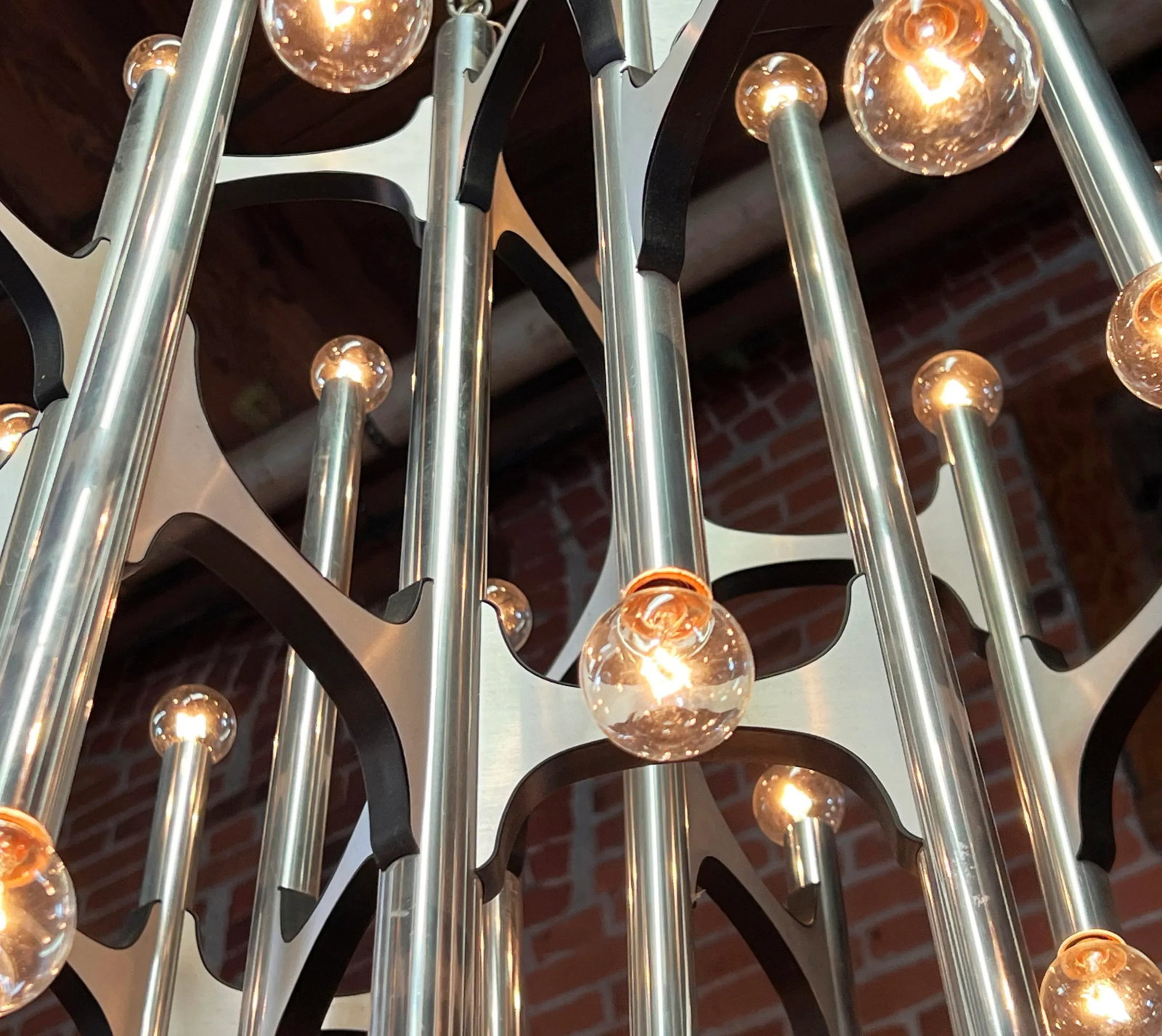 Sculptural Mid Century Modern 36 Light Chandelier by Gaetano Sciolari for Lightolier - 3