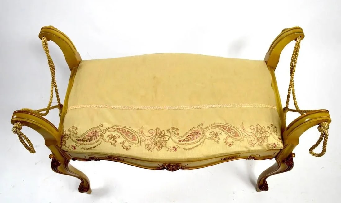 Romantic Vanity Bench in the French or Italian Style - 4