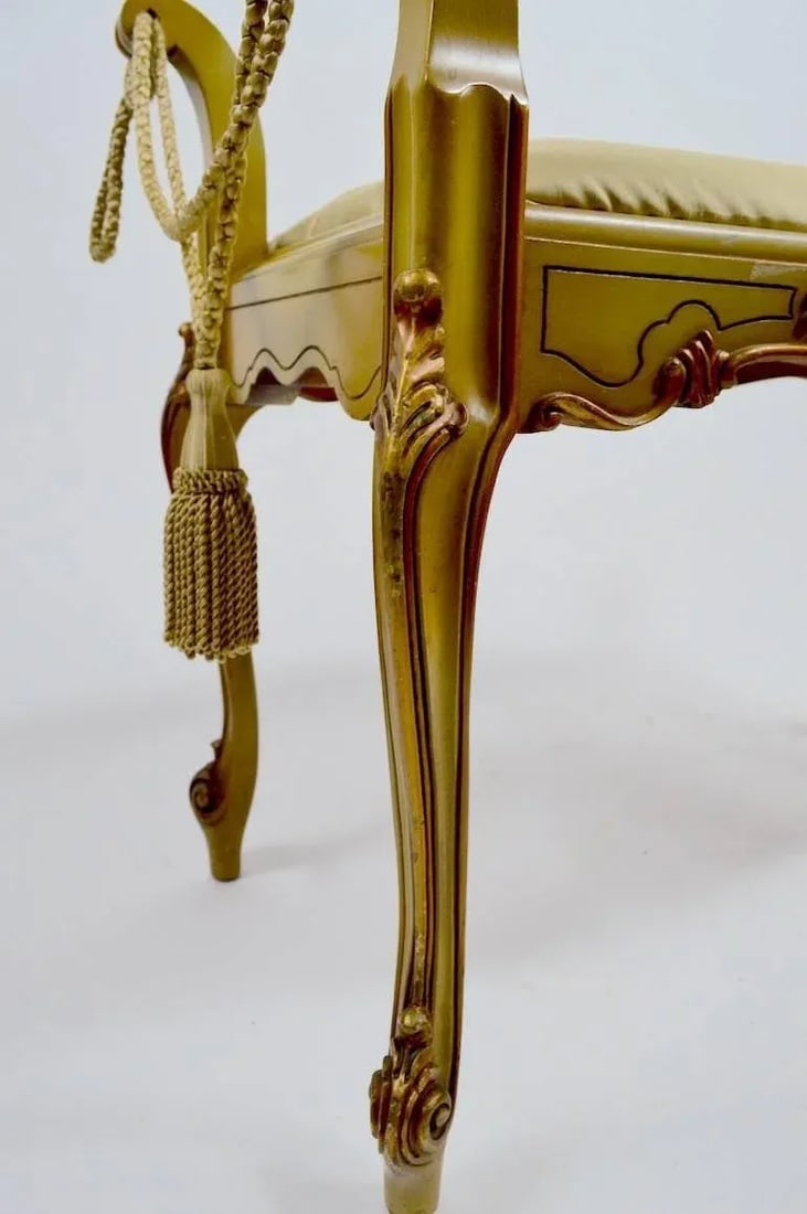 Romantic Vanity Bench in the French or Italian Style - 8