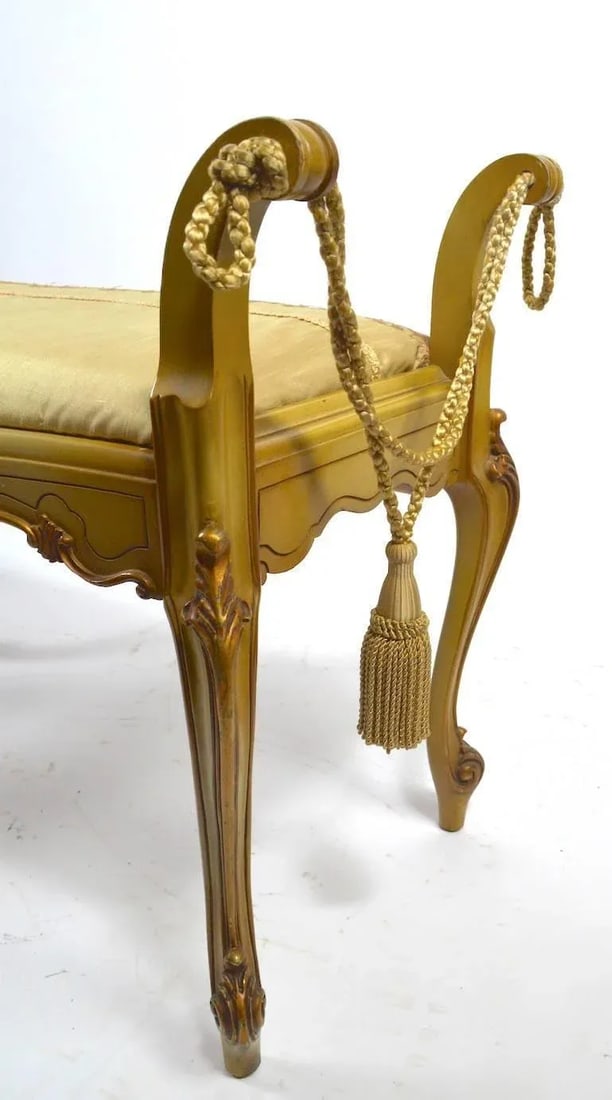 Romantic Vanity Bench in the French or Italian Style - 9