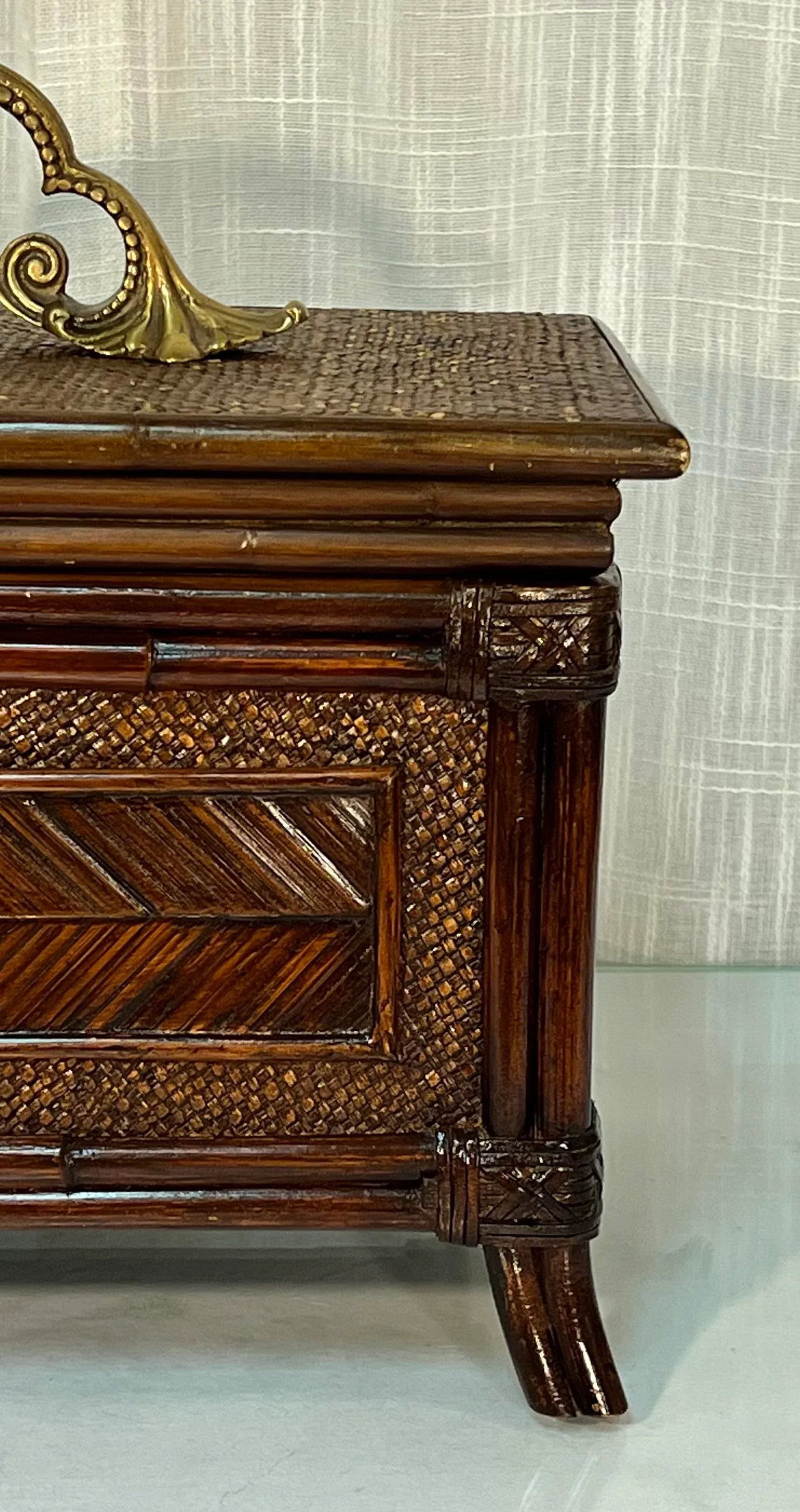 Vintage Large Faux Bamboo and Rattan Memory Keepsake Box With Decorative Brass Handle - 5