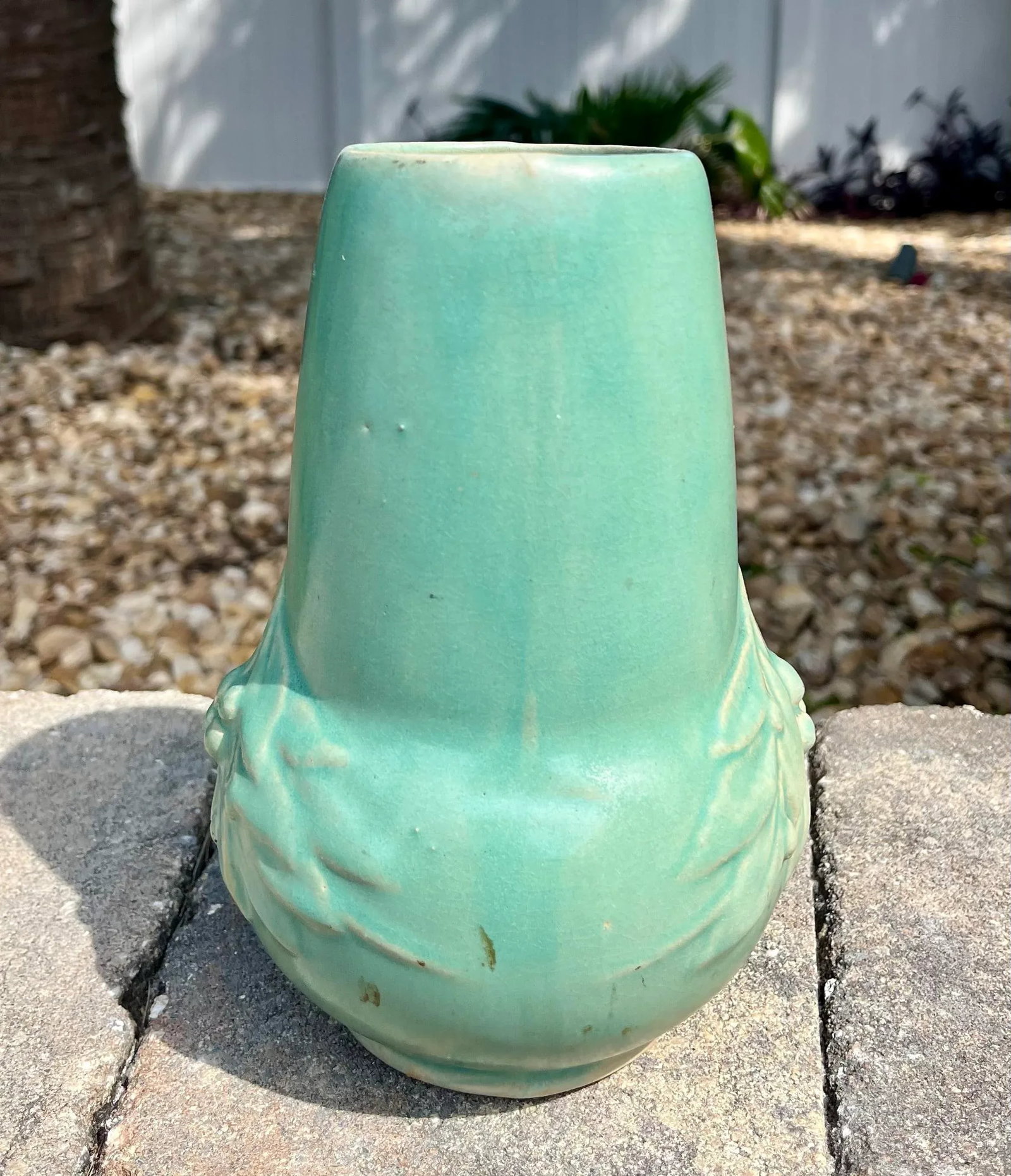 1930s McCoy Sage Green Leaves & Berries Art Pottery Vase - 4