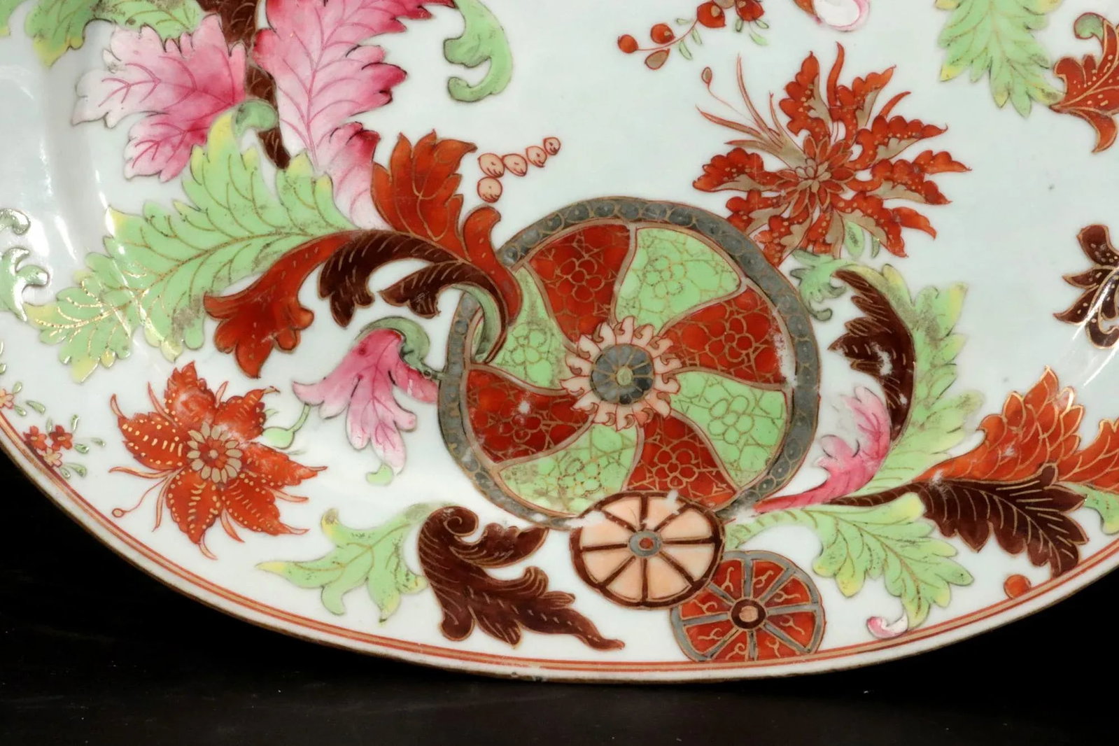 Opulent Botanicals: Chinese Export "Pseudo Tobacco Leaf" Oval Dish - 2