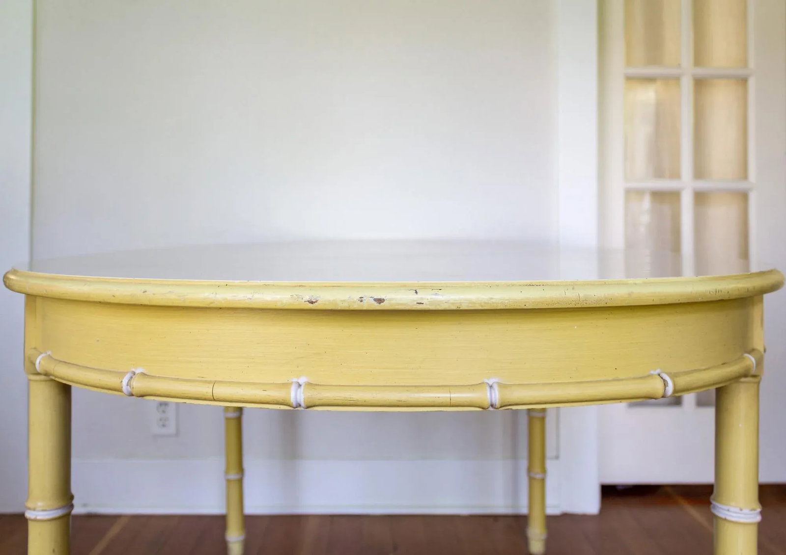 Thomasville Faux Bamboo Butter Yellow Oval Dining Table - 6