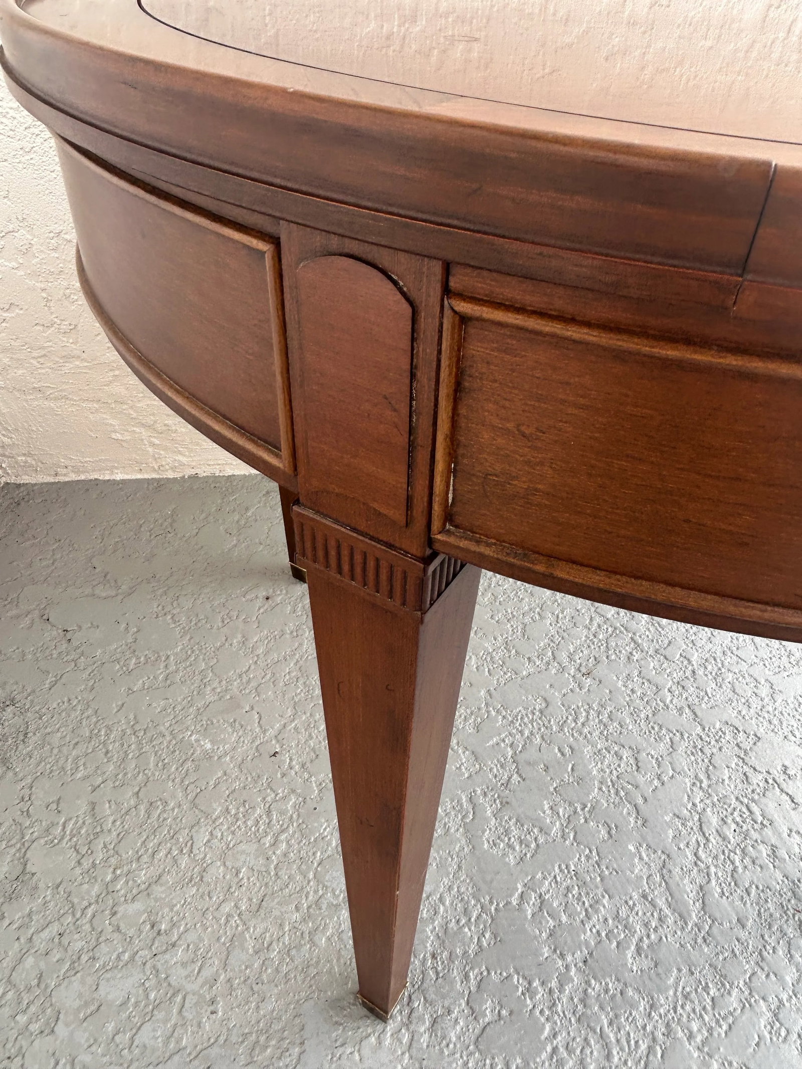 Hekman Round Side Table Solid Wood - 6