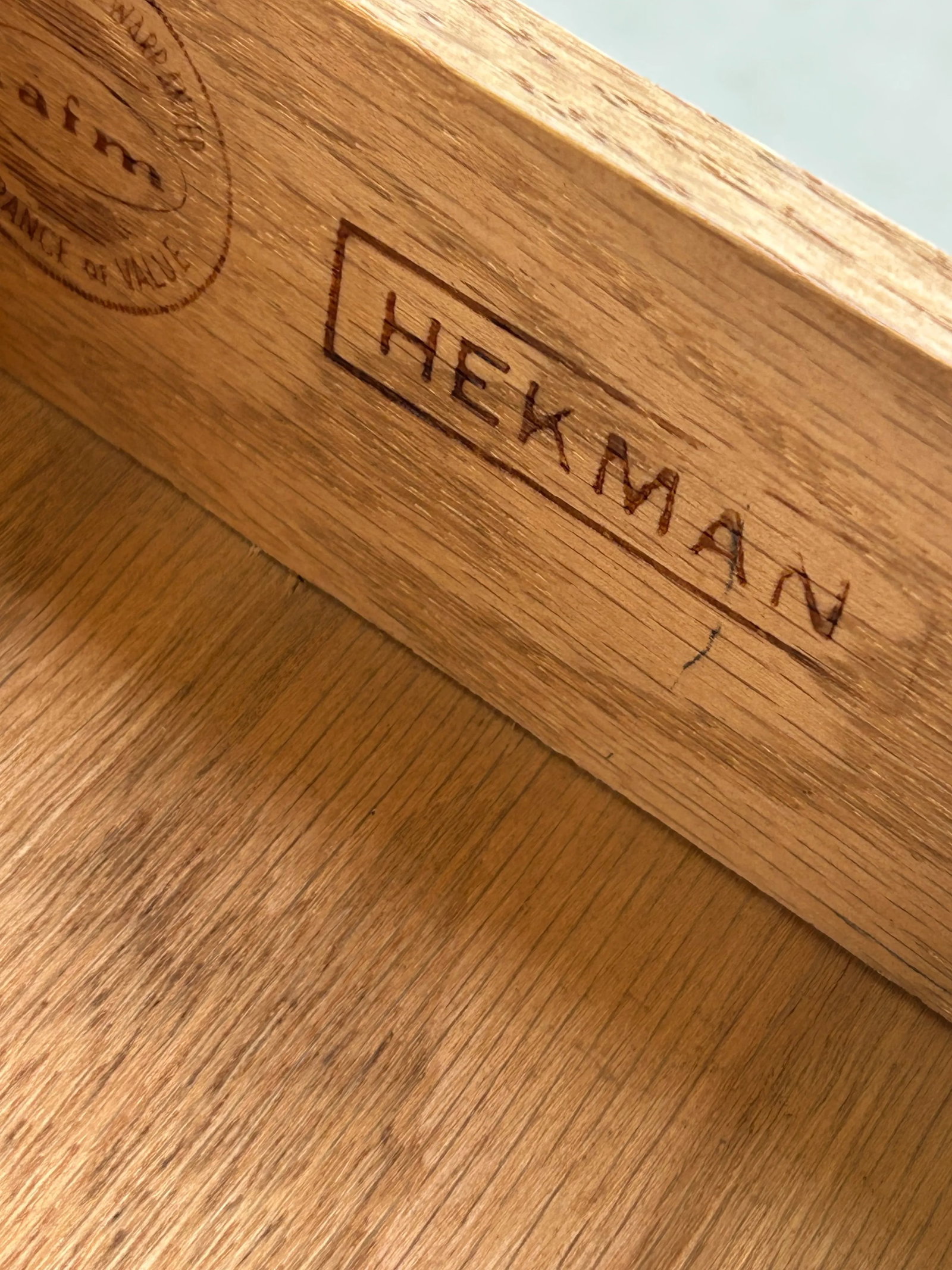 Hekman Round Side Table Solid Wood - 8