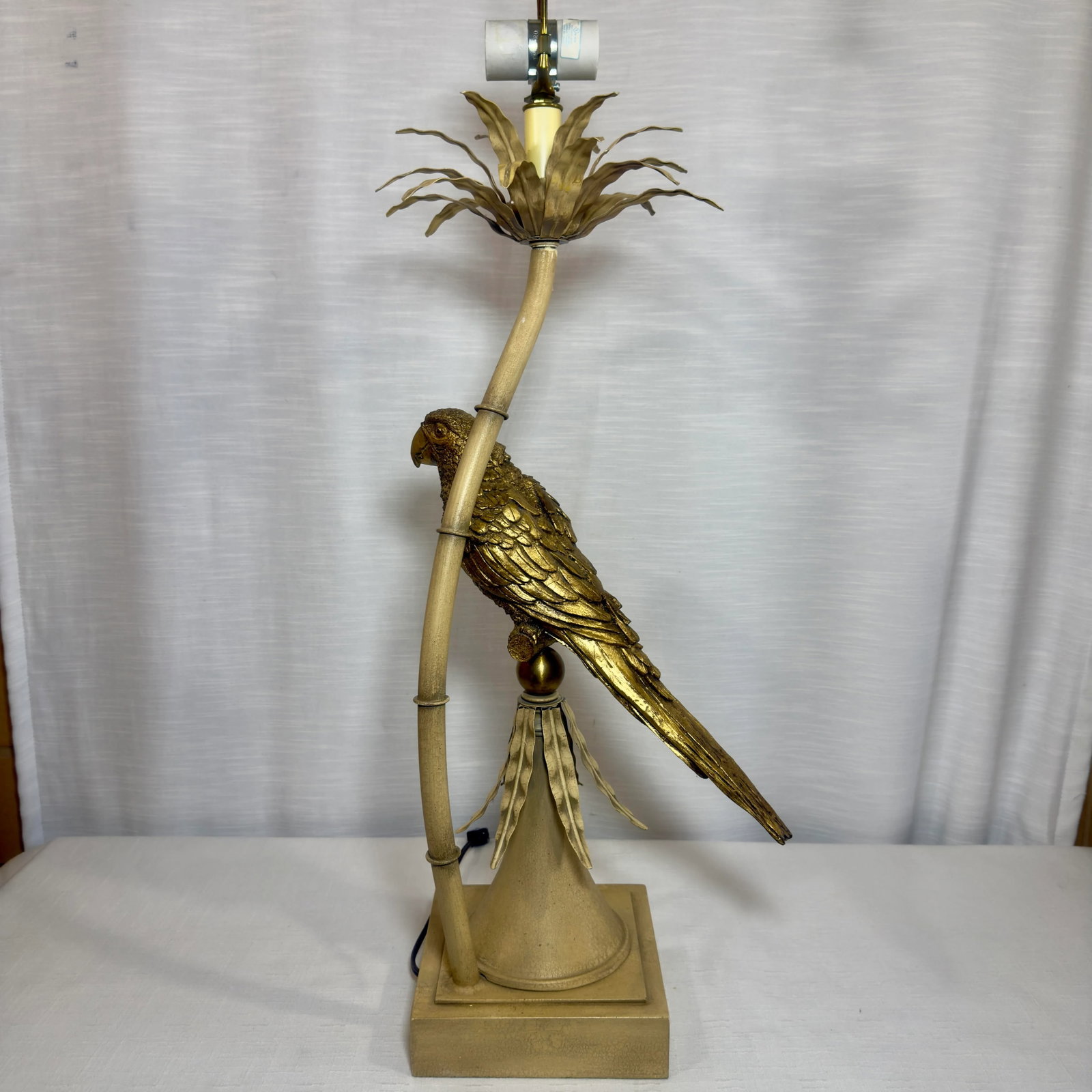 Vintage Palm Beach Regency Parcel Gilt Parrot Tole Palm Tree Table Lamp - Mid-Century Modern Decor - 4