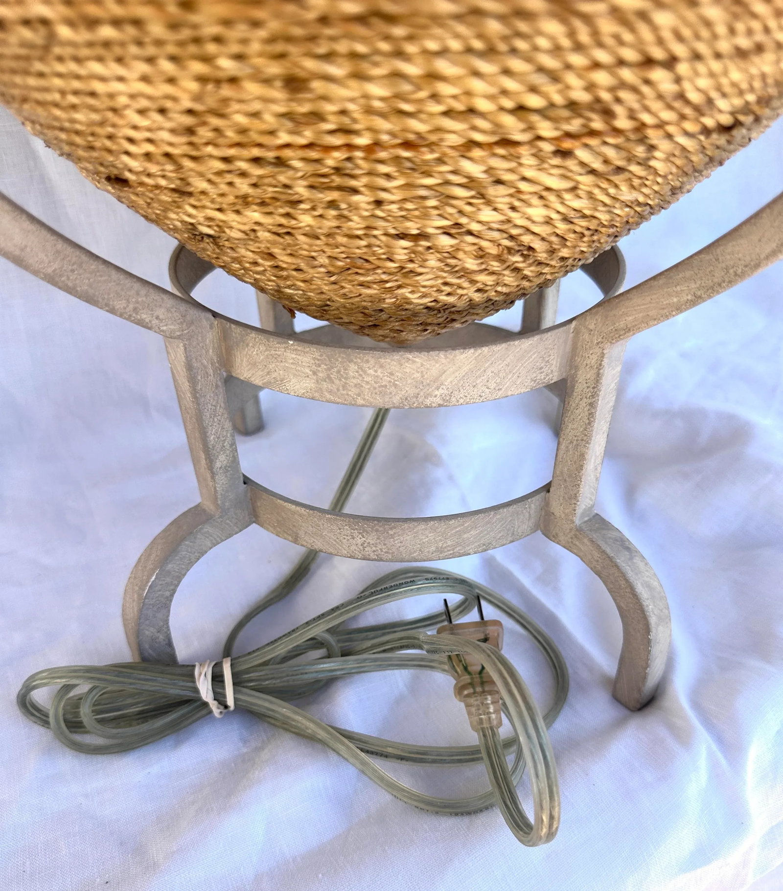 Vintage 90's Twisted Raffia Table Lamp on Metal Stand - 6