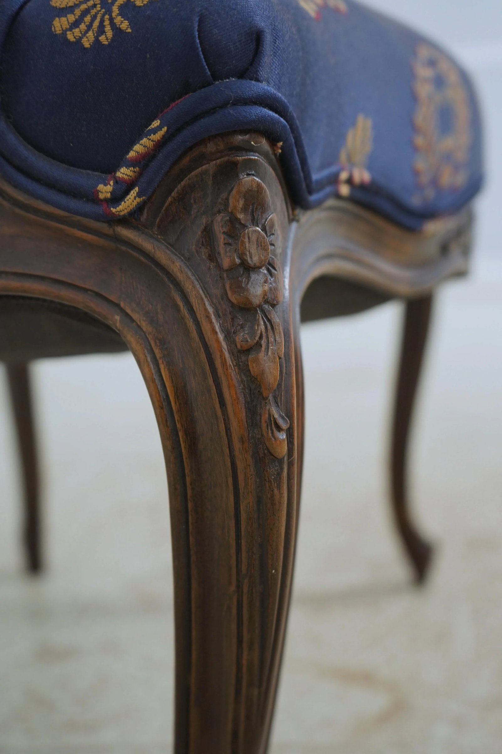 Pair Vintage French Louis XV Style Open Arm Upholstered Chairs - 11