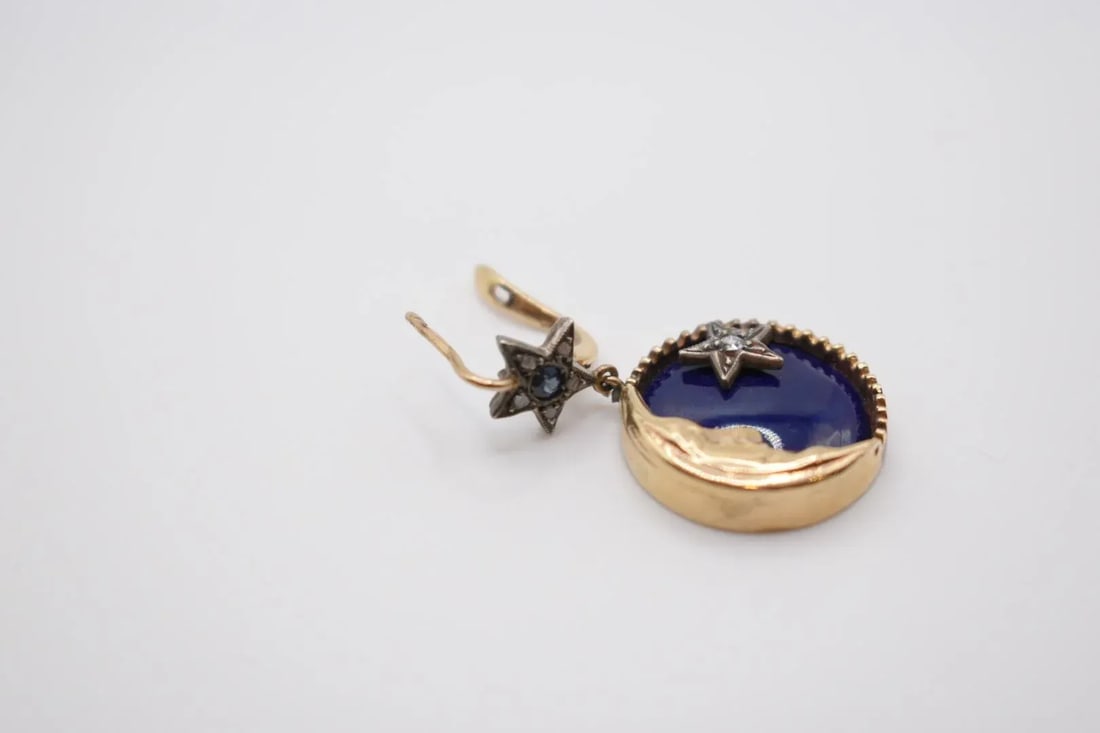 Early 20th Century Pair of Diamond, Sapphire and Enamel Crescent Moon Earrings - 3