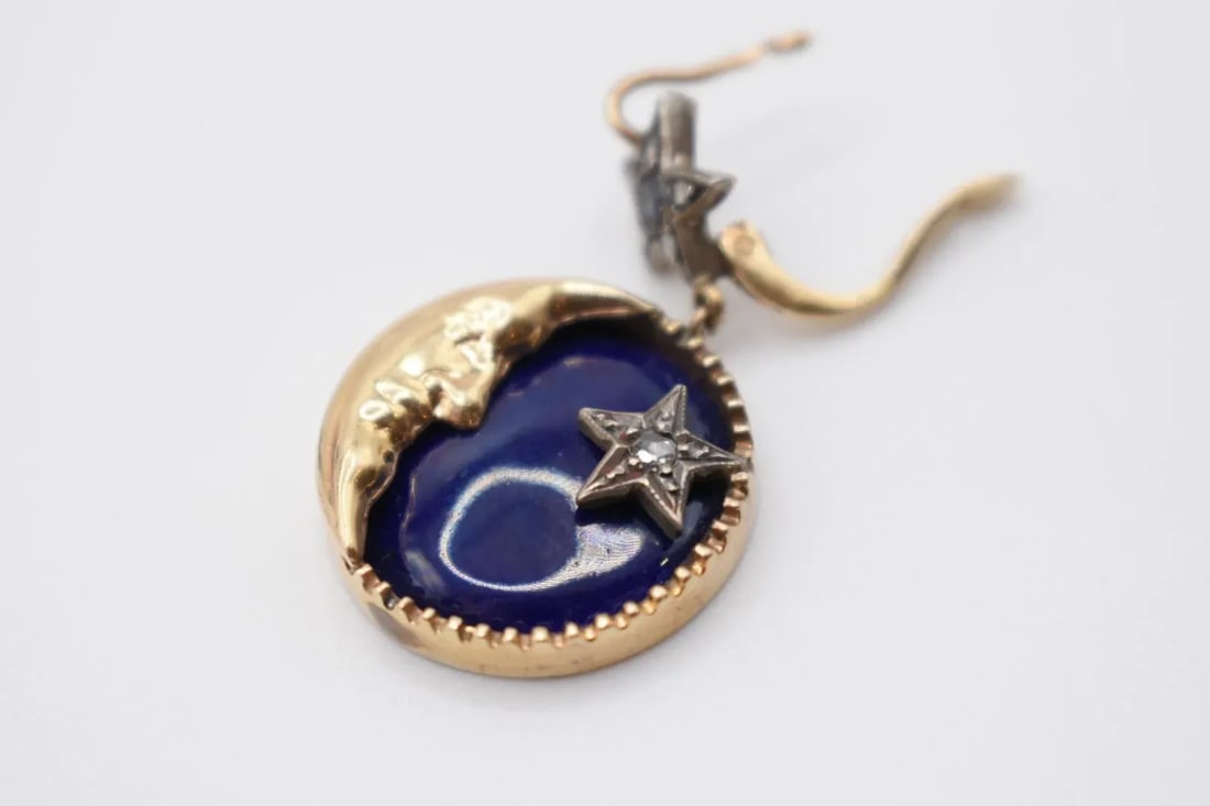 Early 20th Century Pair of Diamond, Sapphire and Enamel Crescent Moon Earrings - 5