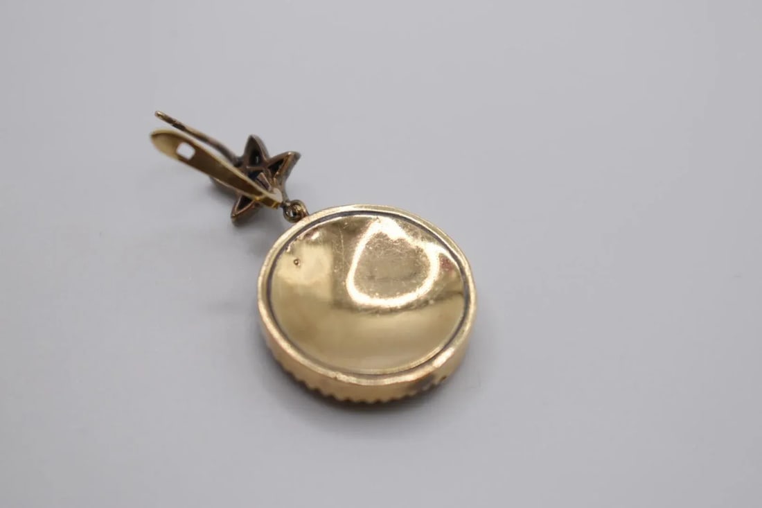 Early 20th Century Pair of Diamond, Sapphire and Enamel Crescent Moon Earrings - 7