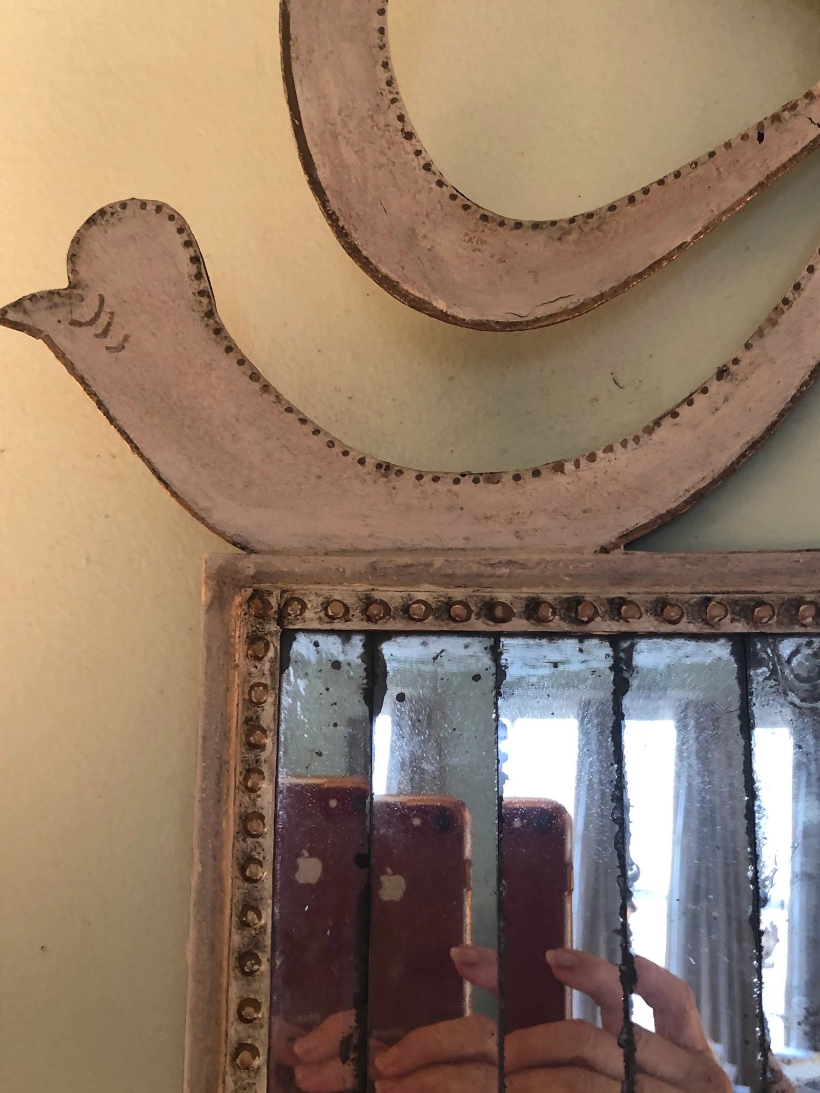 1960s White Painted Tole Decorative Mirror with Candle Sconces - 7