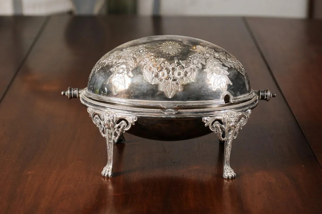 English 19th Century Silverplate Asparagus Dish Warmer with Cabriole Legs - 2