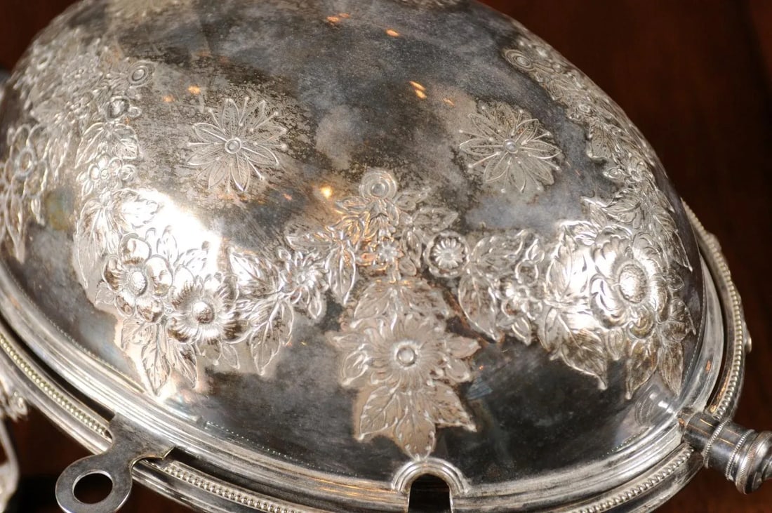 English 19th Century Silverplate Asparagus Dish Warmer with Cabriole Legs - 3