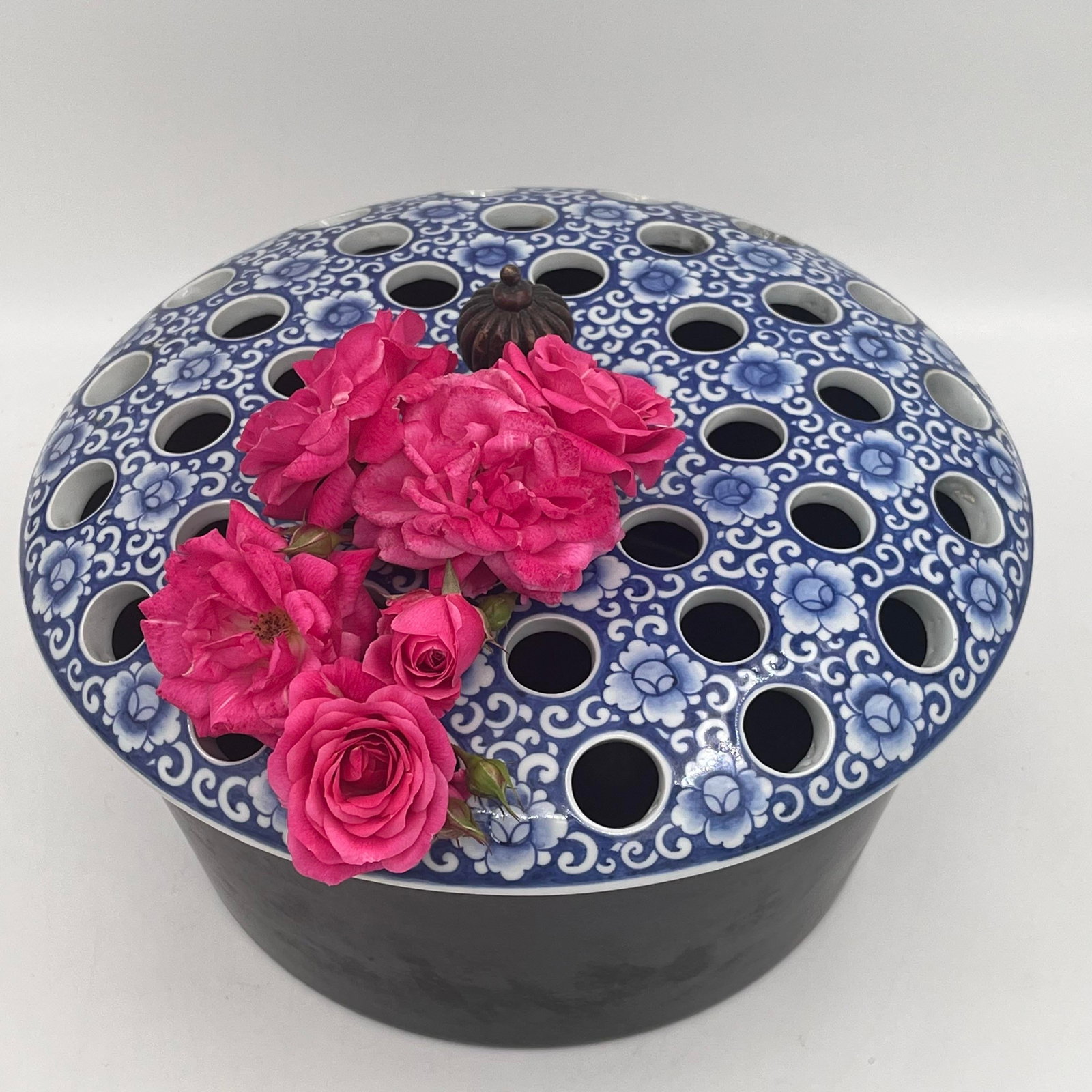 Vintage Theodore Alexander Blue and White Chinoiserie Flower Centerpiece, Tulipiere, Ikebana Vase - 3