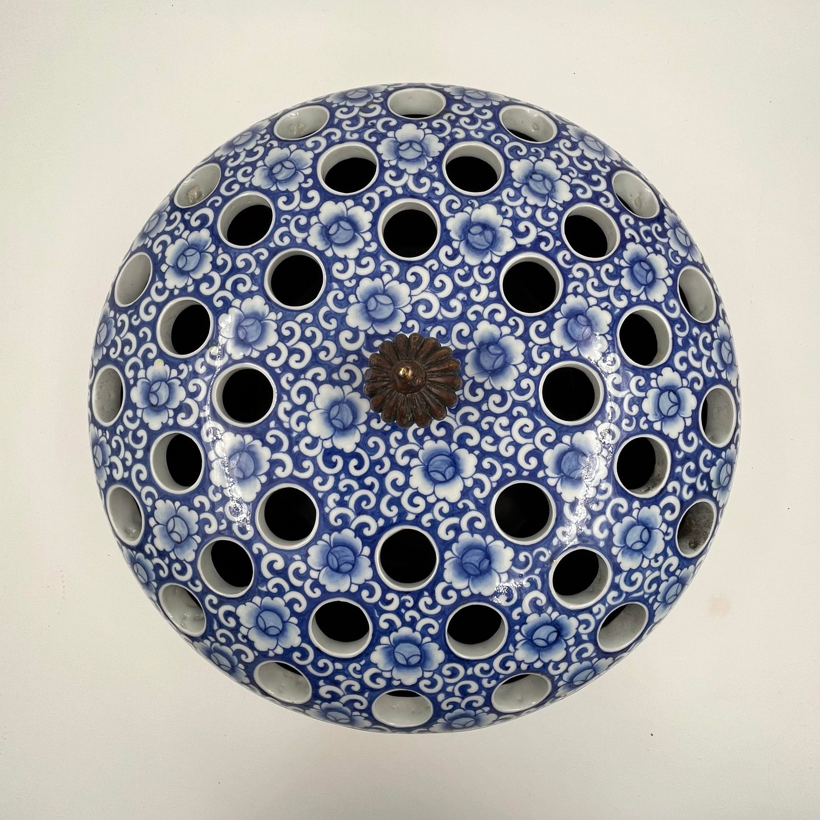 Vintage Theodore Alexander Blue and White Chinoiserie Flower Centerpiece, Tulipiere, Ikebana Vase - 5