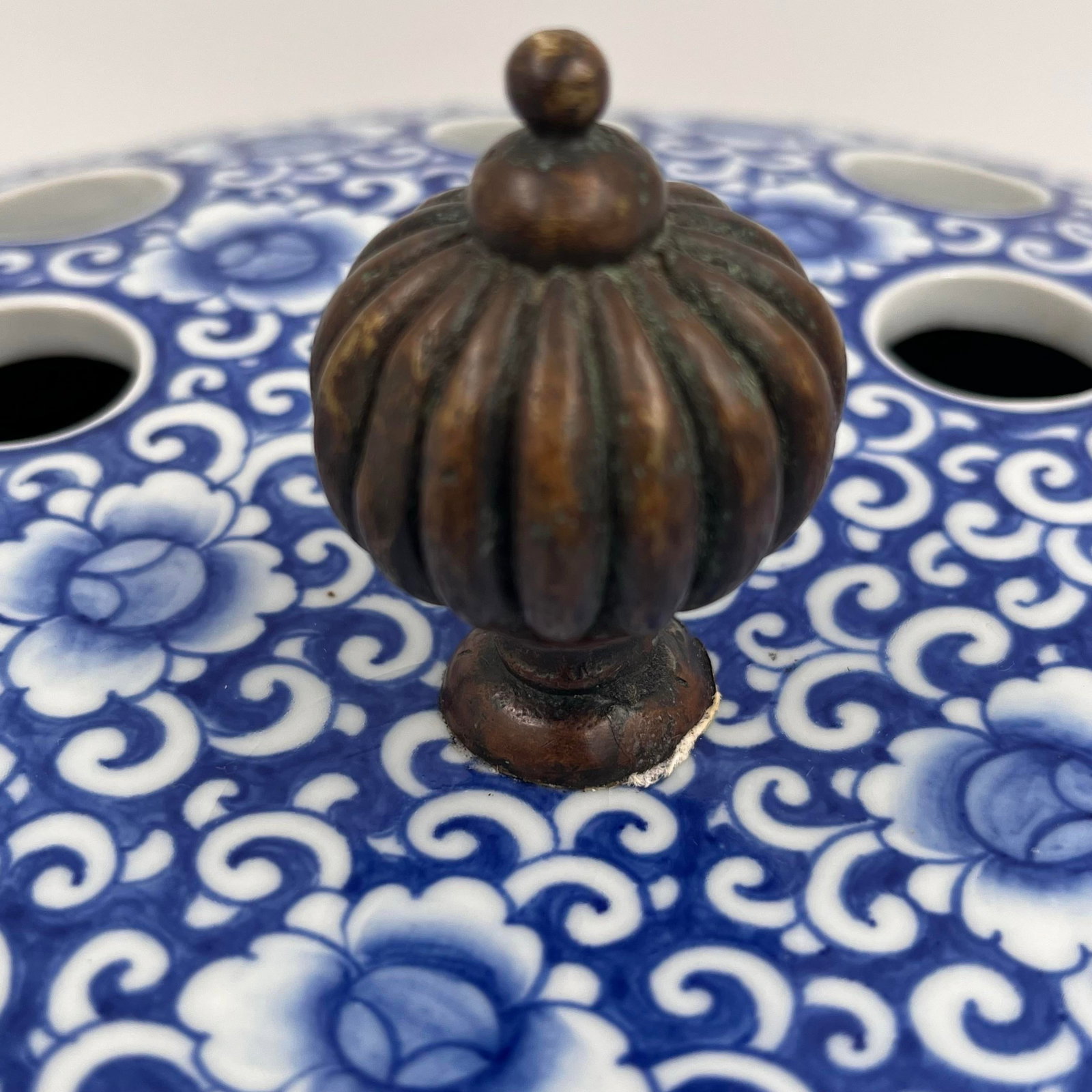 Vintage Theodore Alexander Blue and White Chinoiserie Flower Centerpiece, Tulipiere, Ikebana Vase - 6