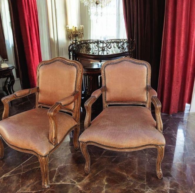 Classic Pair of Louis XV Style Armchairs - 3