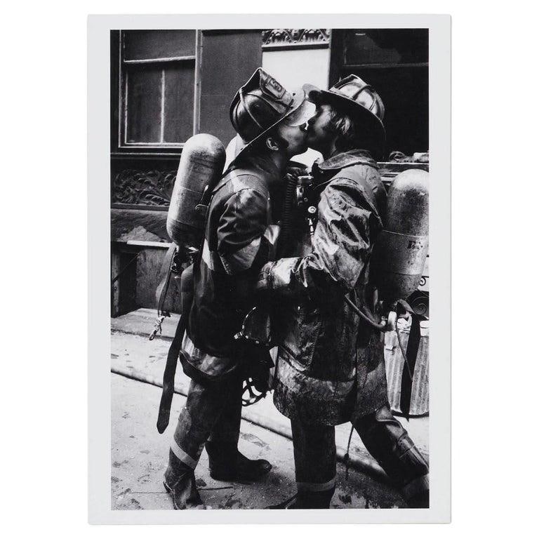 Jill Freedman Kissing Fdny 1976, Black & White Photo on Kodak Endura, Signed - 3