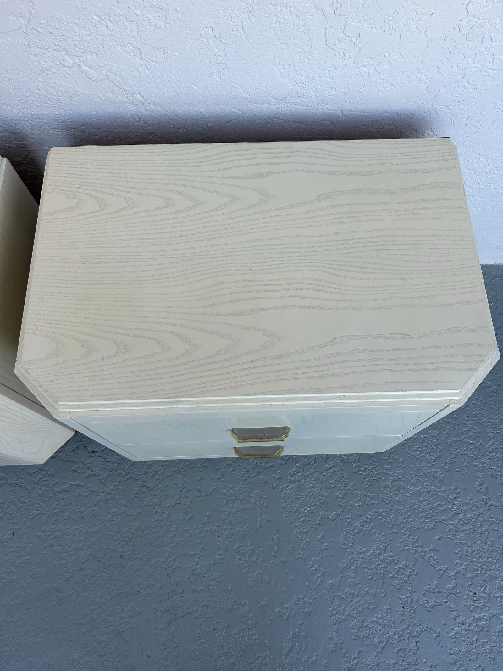 1990s America of Martinsville Pair of Nightstands - 5