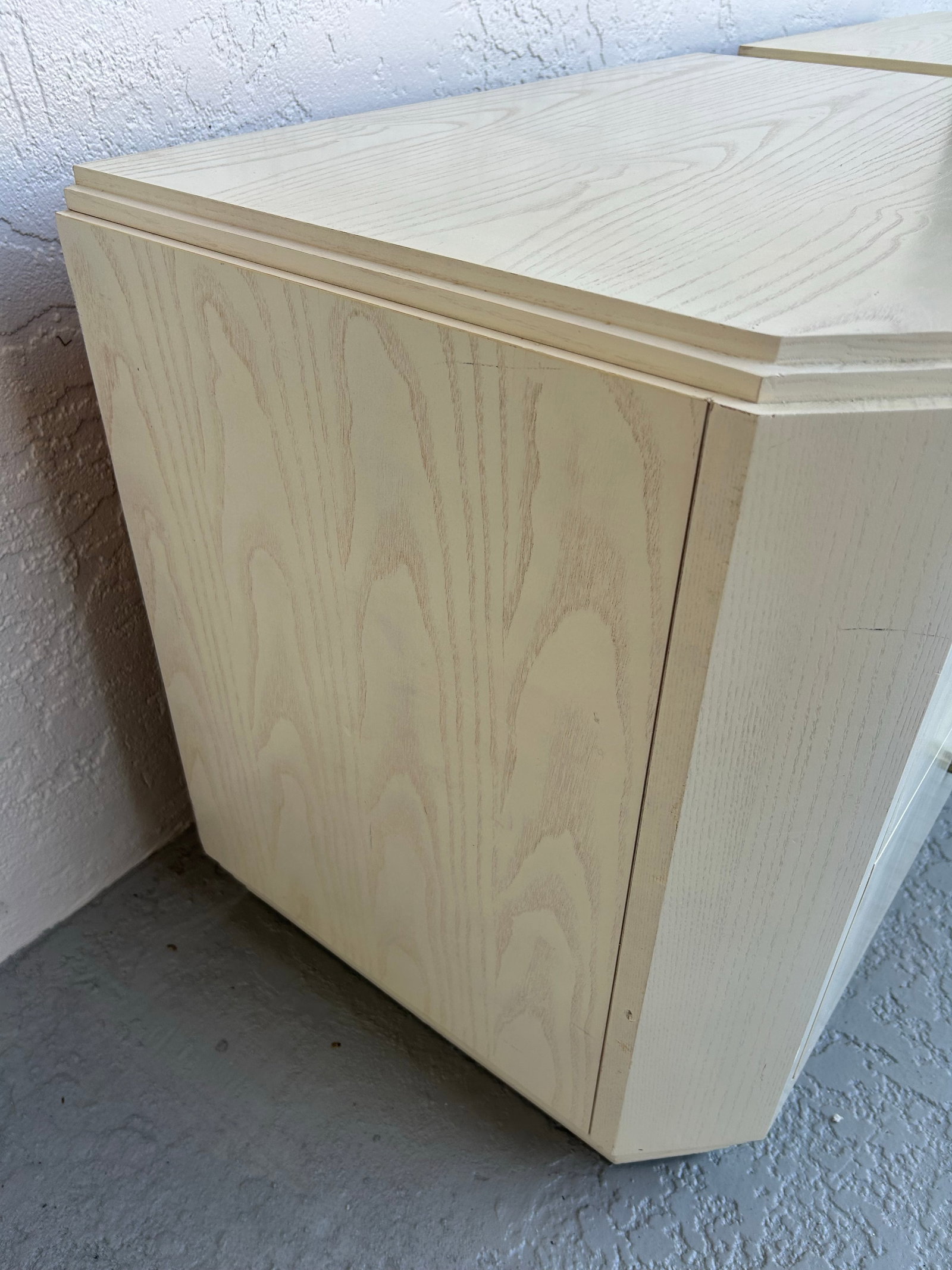 1990s America of Martinsville Pair of Nightstands - 7