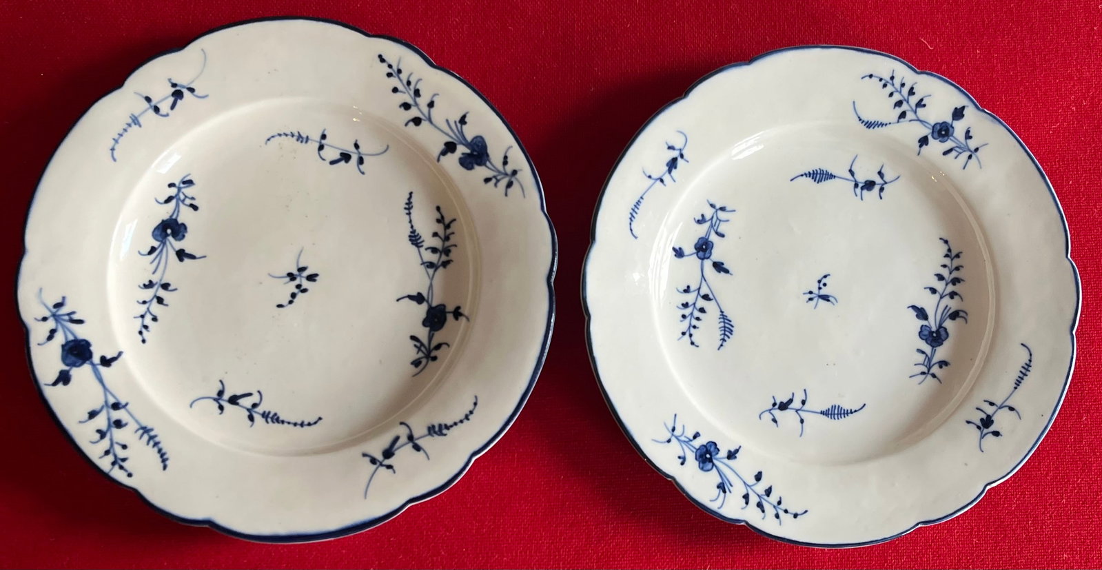 Antique 18th Century French Louis XV Chantilly Porcelain Dinner Plates in Blue and White Sprig, Circ - 7