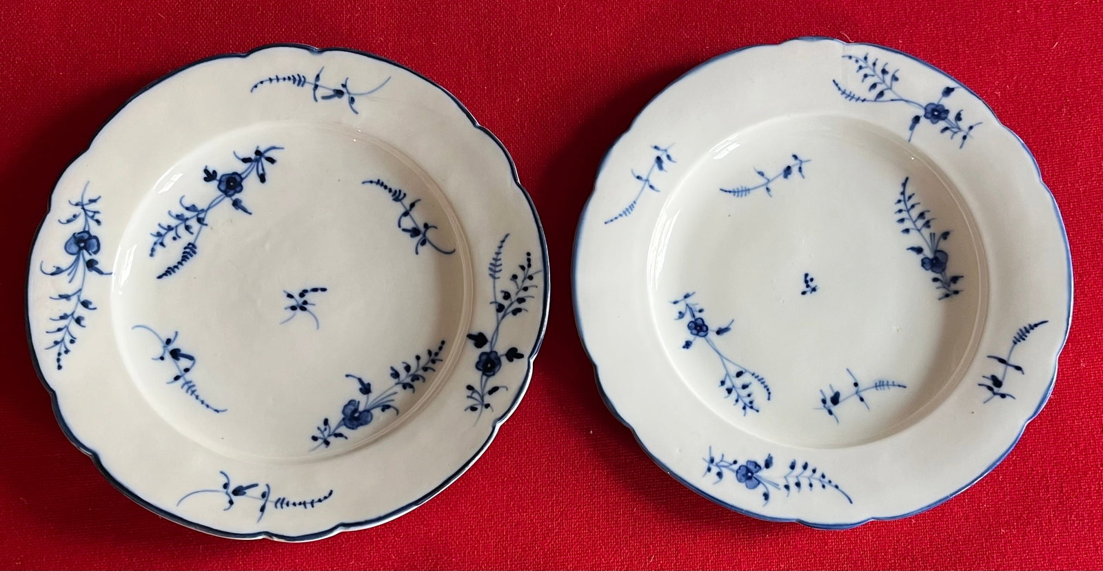 Antique 18th Century French Louis XV Chantilly Porcelain Dinner Plates in Blue and White Sprig, Circ - 9