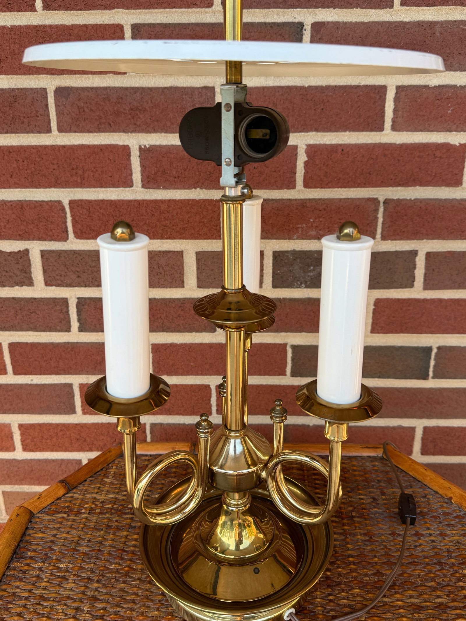 1960s Maison Janson Style Brass and Red Toleware Bouillotte Table Lamp - 7