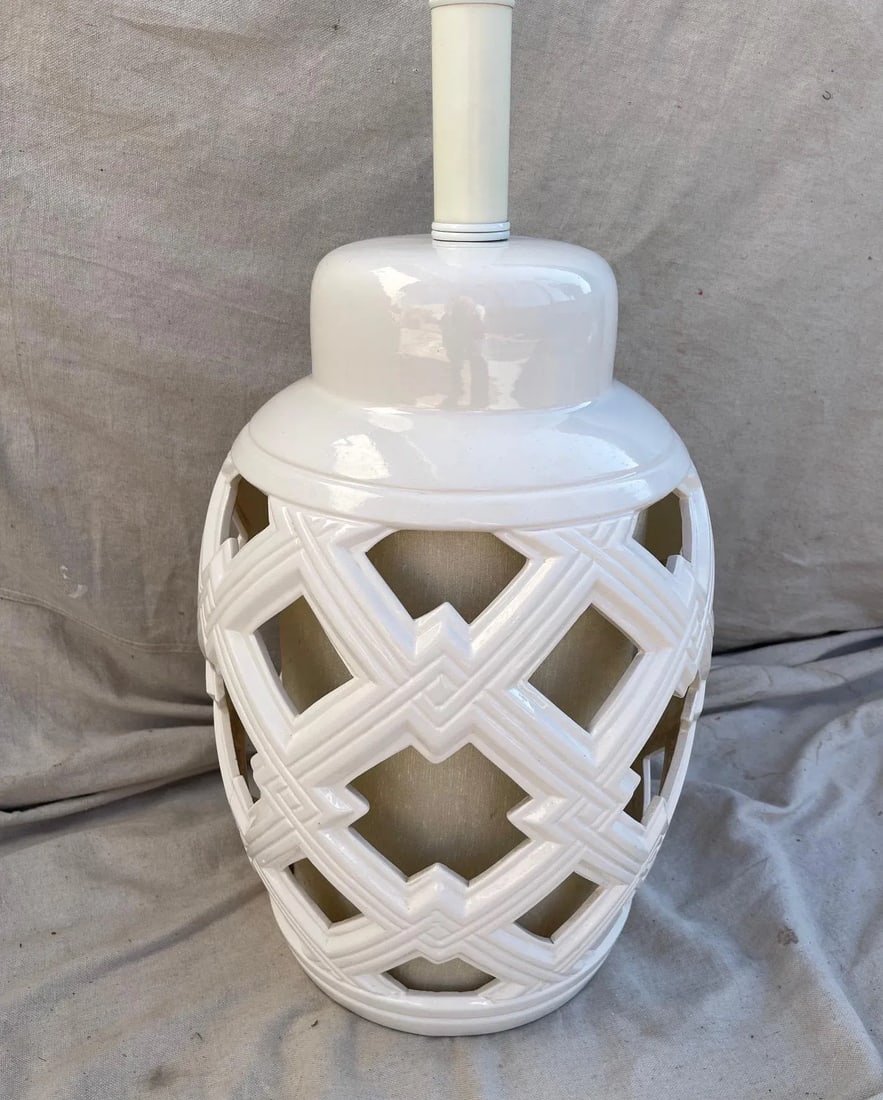 Vintage Hollywood Regency Lattice Ginger Jar Table Lamp - 4