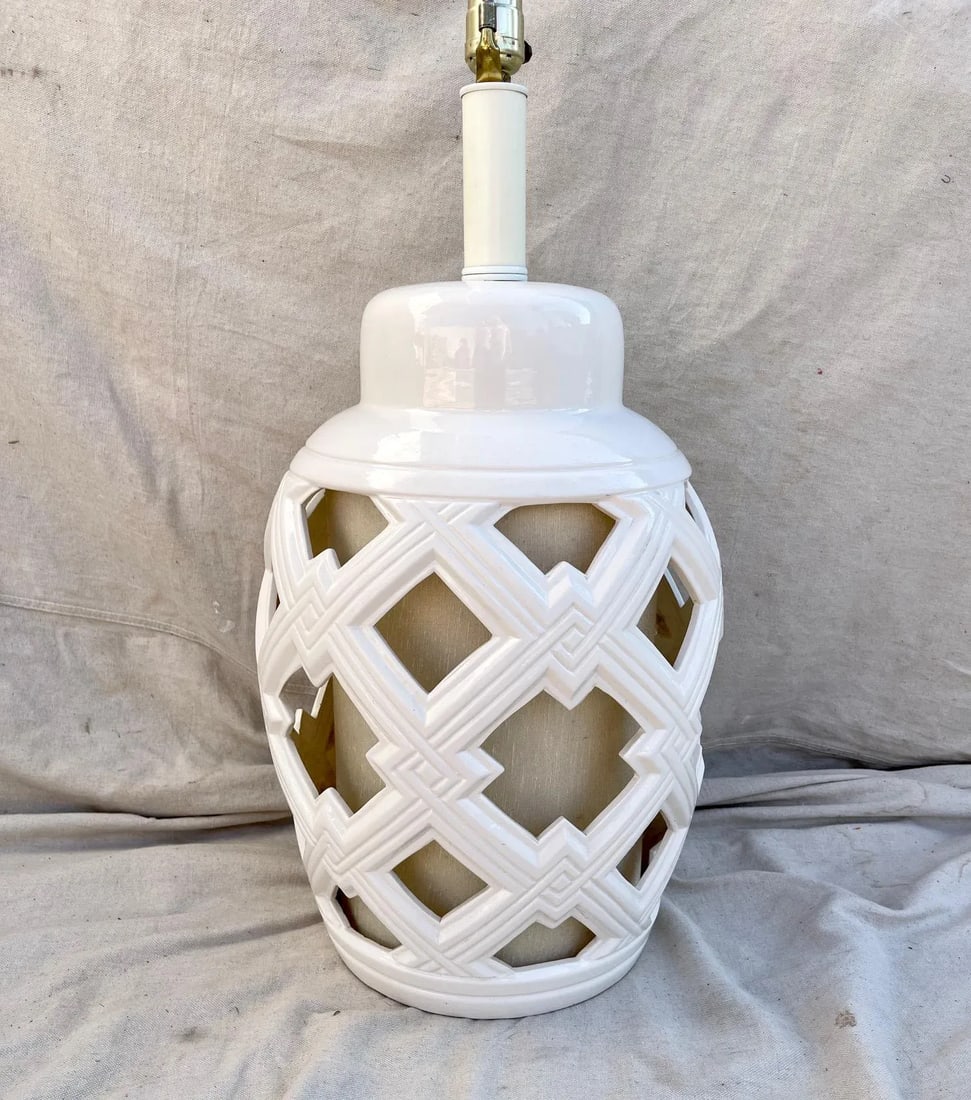 Vintage Hollywood Regency Lattice Ginger Jar Table Lamp - 6