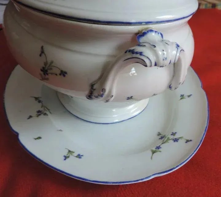 18th Century Niderviller Porcelain Cornflower Sprigs Soup Tureen Cover and Stand - A Pair - 5