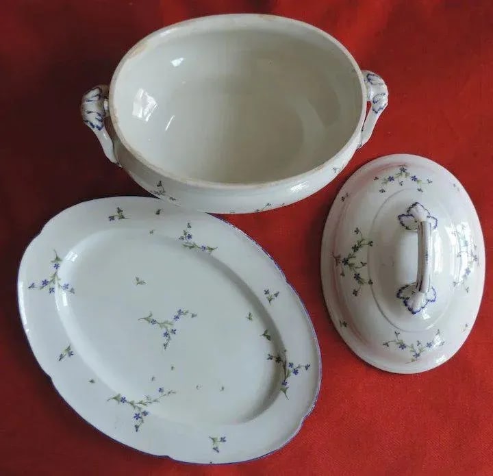 18th Century Niderviller Porcelain Cornflower Sprigs Soup Tureen Cover and Stand - A Pair - 6
