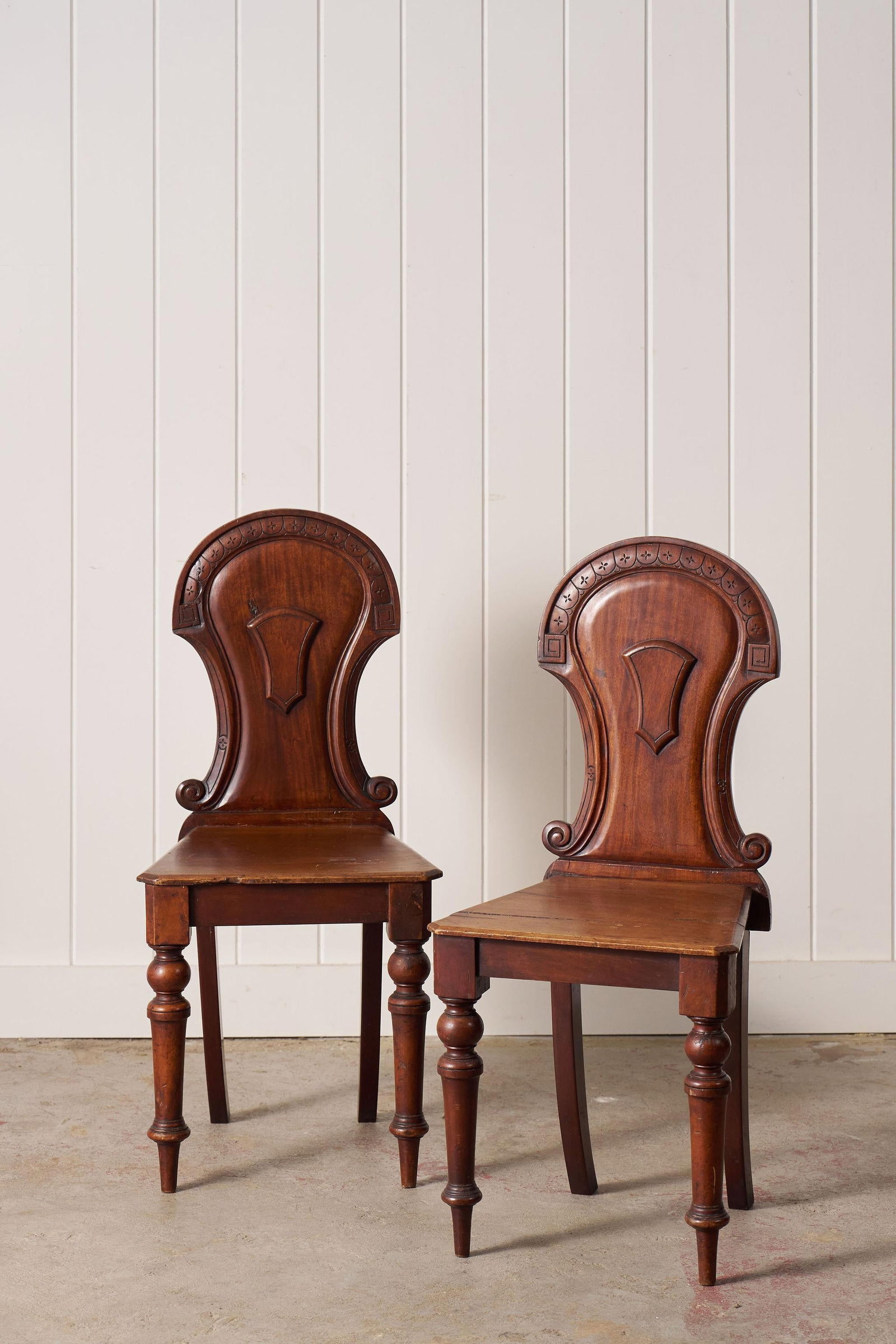 Pair of Late 19th Century Victorian Hall Chairs With Petite Floral Cravings - 2