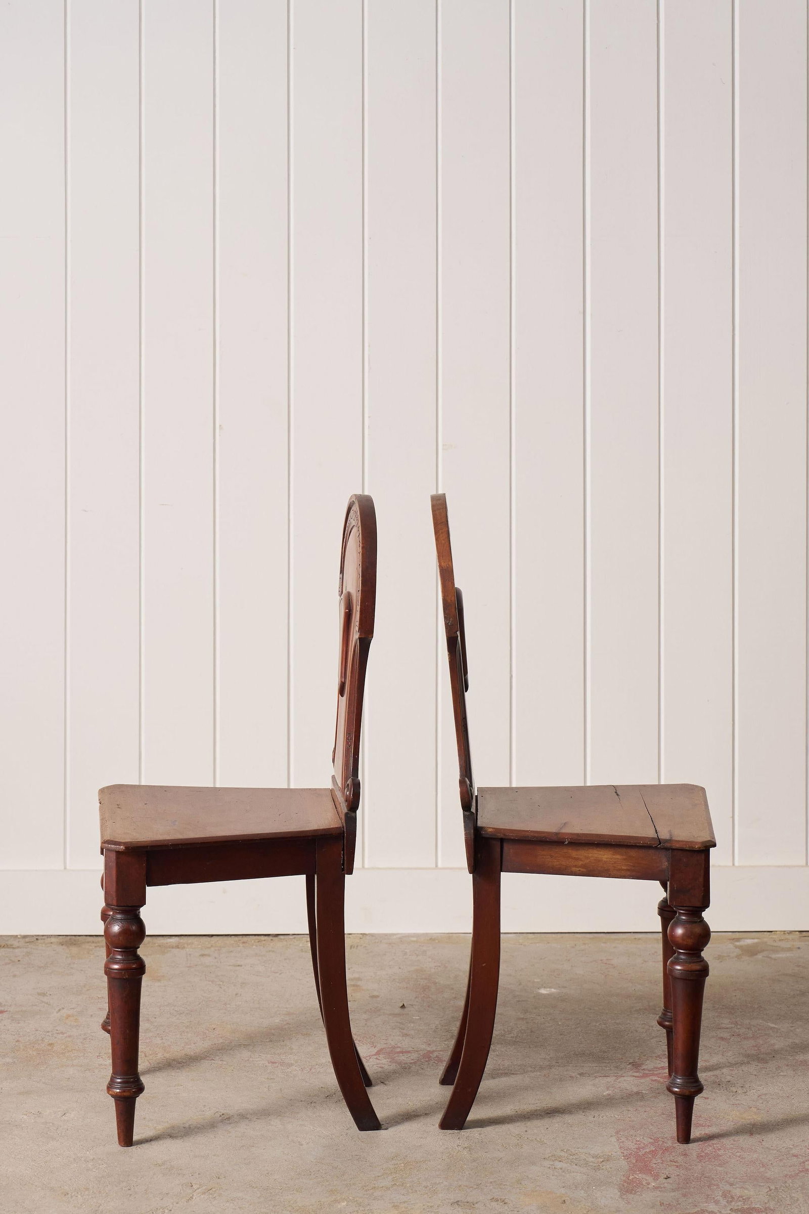 Pair of Late 19th Century Victorian Hall Chairs With Petite Floral Cravings - 3