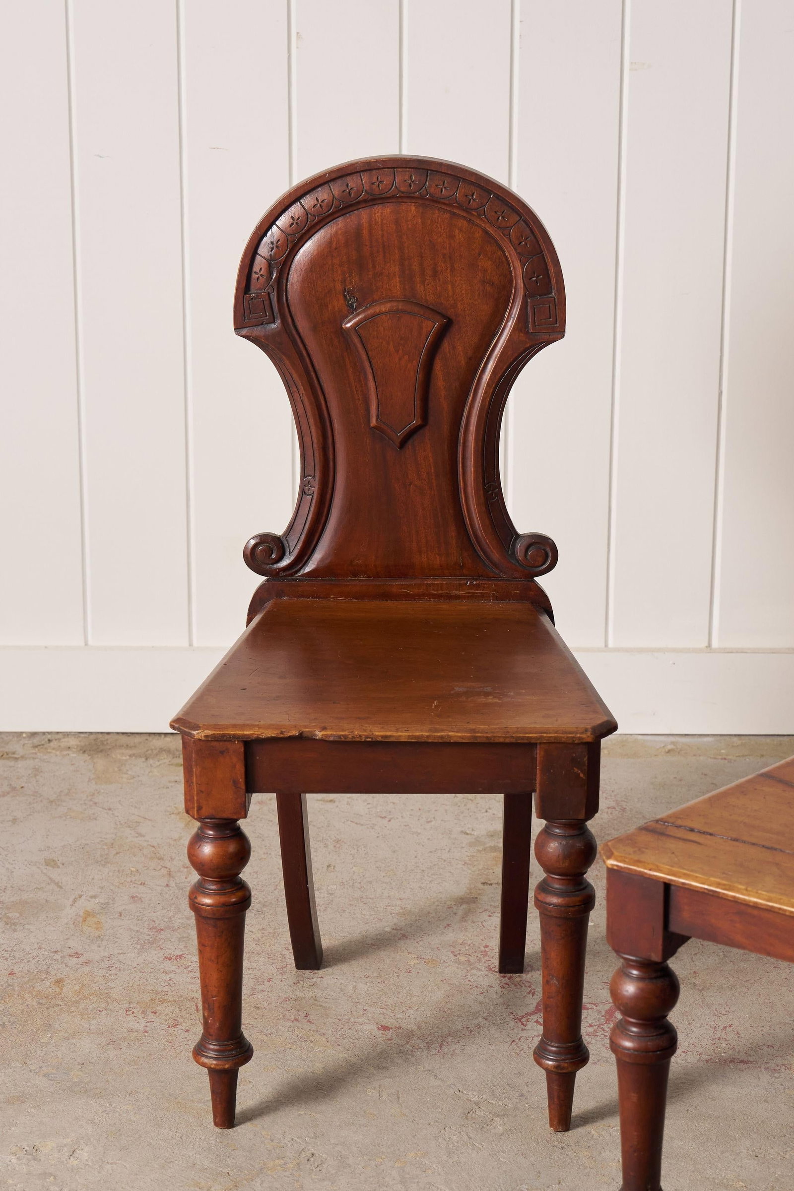 Pair of Late 19th Century Victorian Hall Chairs With Petite Floral Cravings - 5