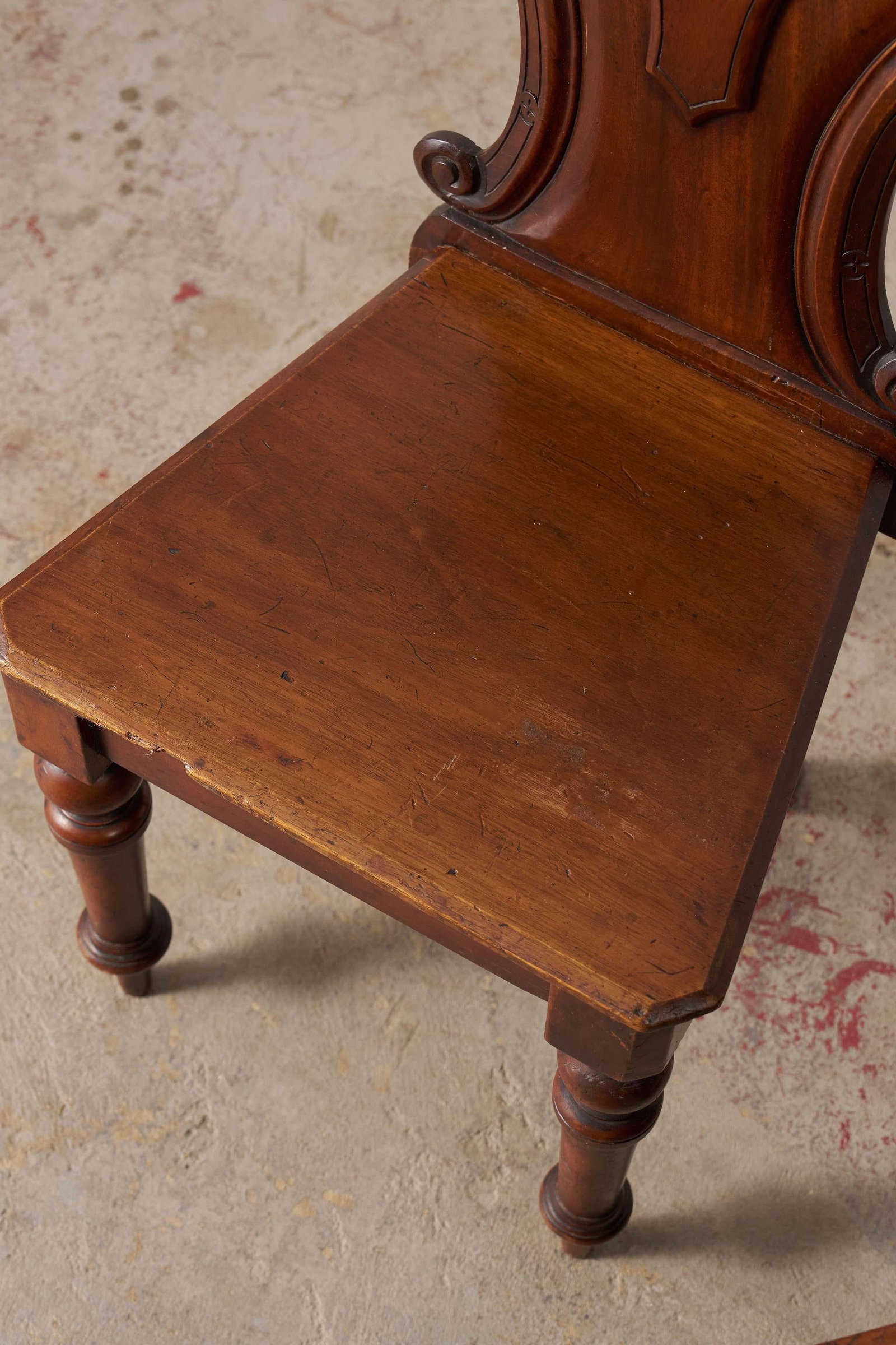 Pair of Late 19th Century Victorian Hall Chairs With Petite Floral Cravings - 7