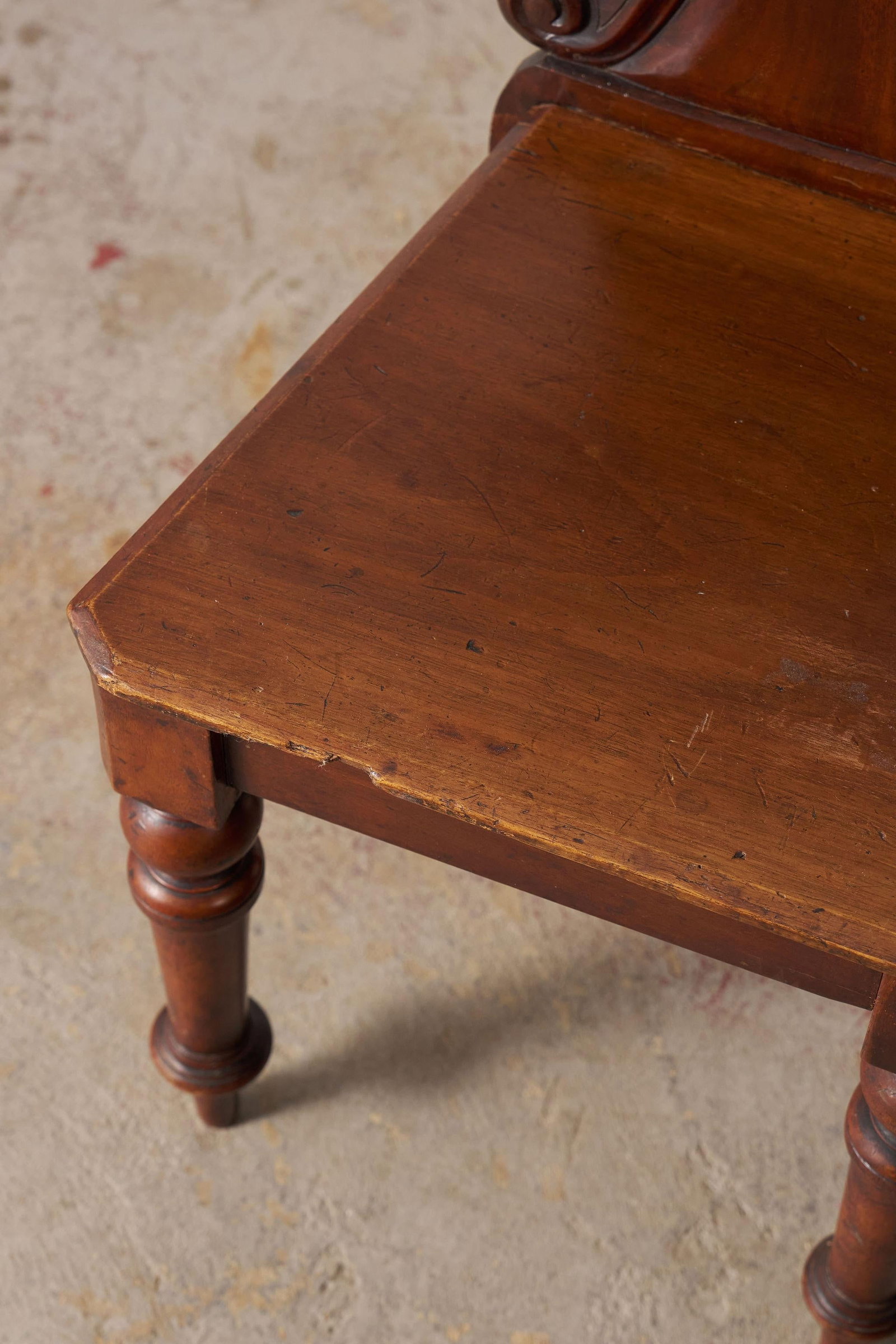 Pair of Late 19th Century Victorian Hall Chairs With Petite Floral Cravings - 8