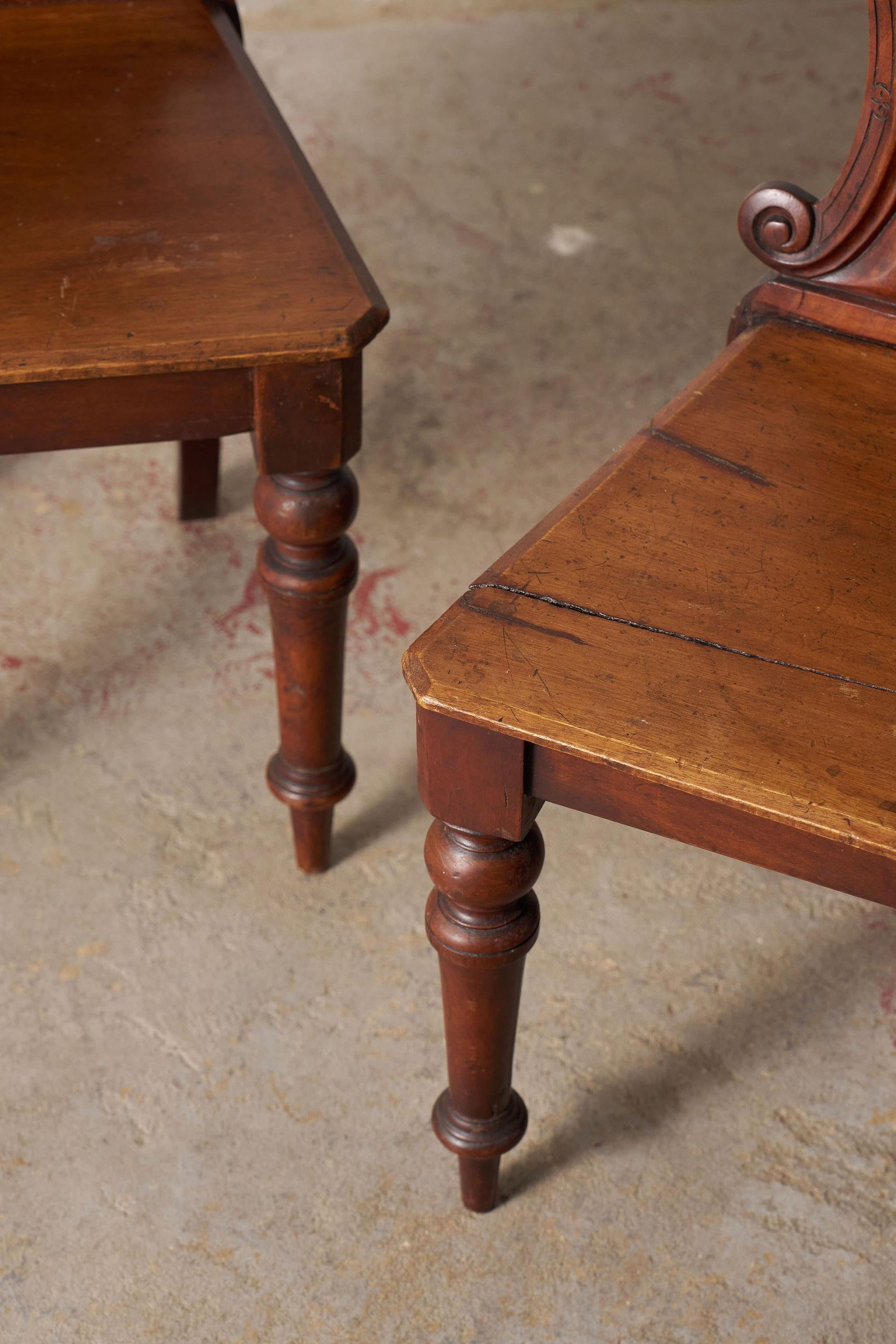 Pair of Late 19th Century Victorian Hall Chairs With Petite Floral Cravings - 9