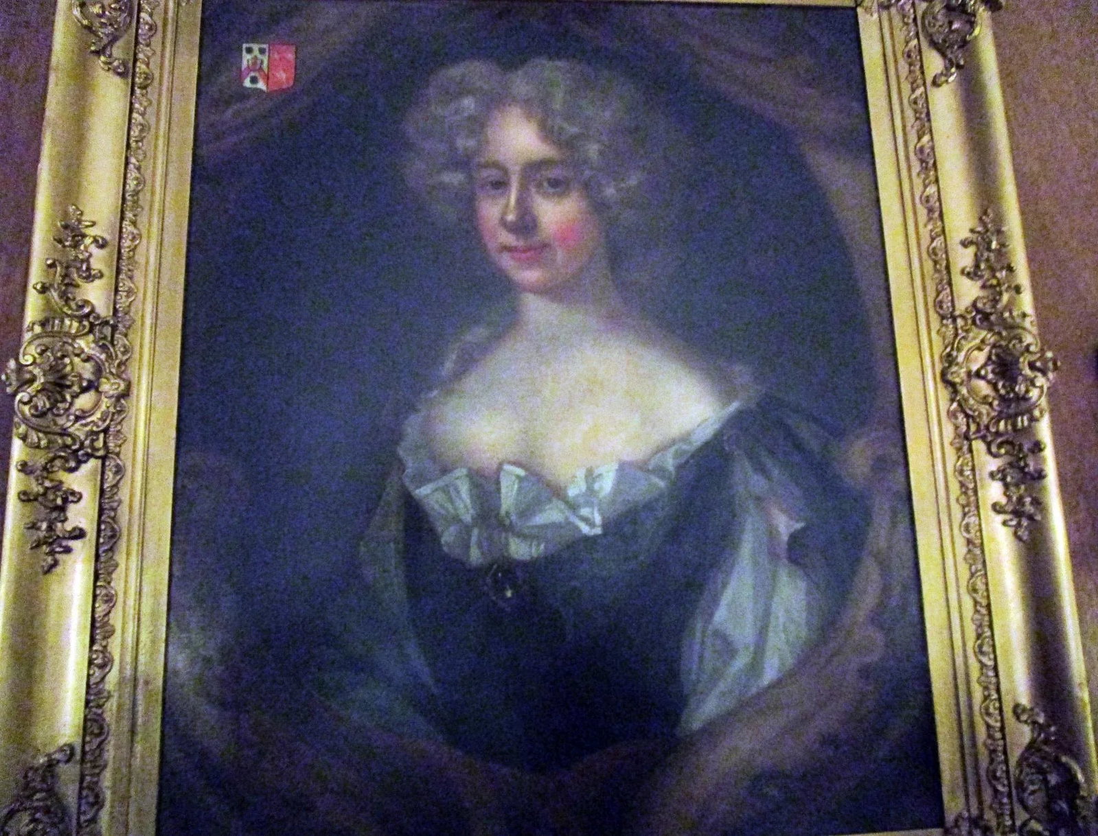 18th Century English Titled Lady with Coat of Arms Framed Oil Portrait Painting - 6
