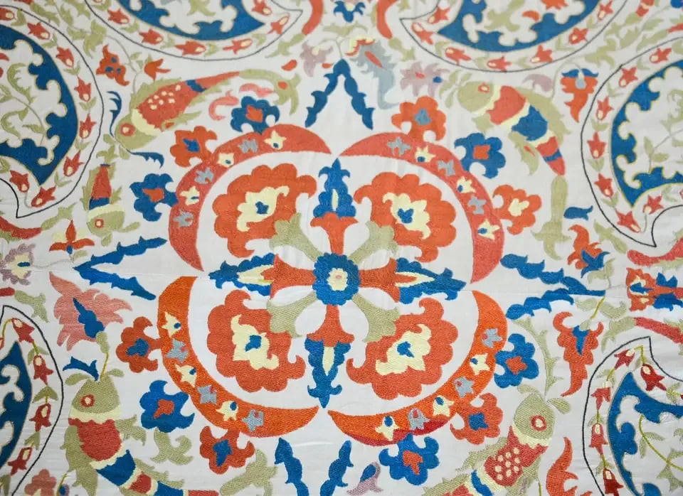 Vintage 'Leaping Fish' Suzani - 3