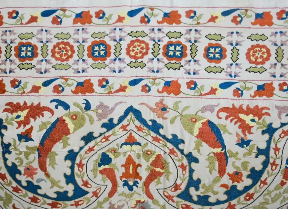 Vintage 'Leaping Fish' Suzani - 7