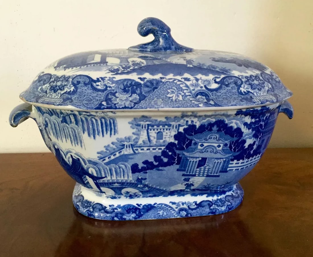 Early 19th Century English Georgian Staffordshire Pearlware Blue & White Soup Tureen - 3